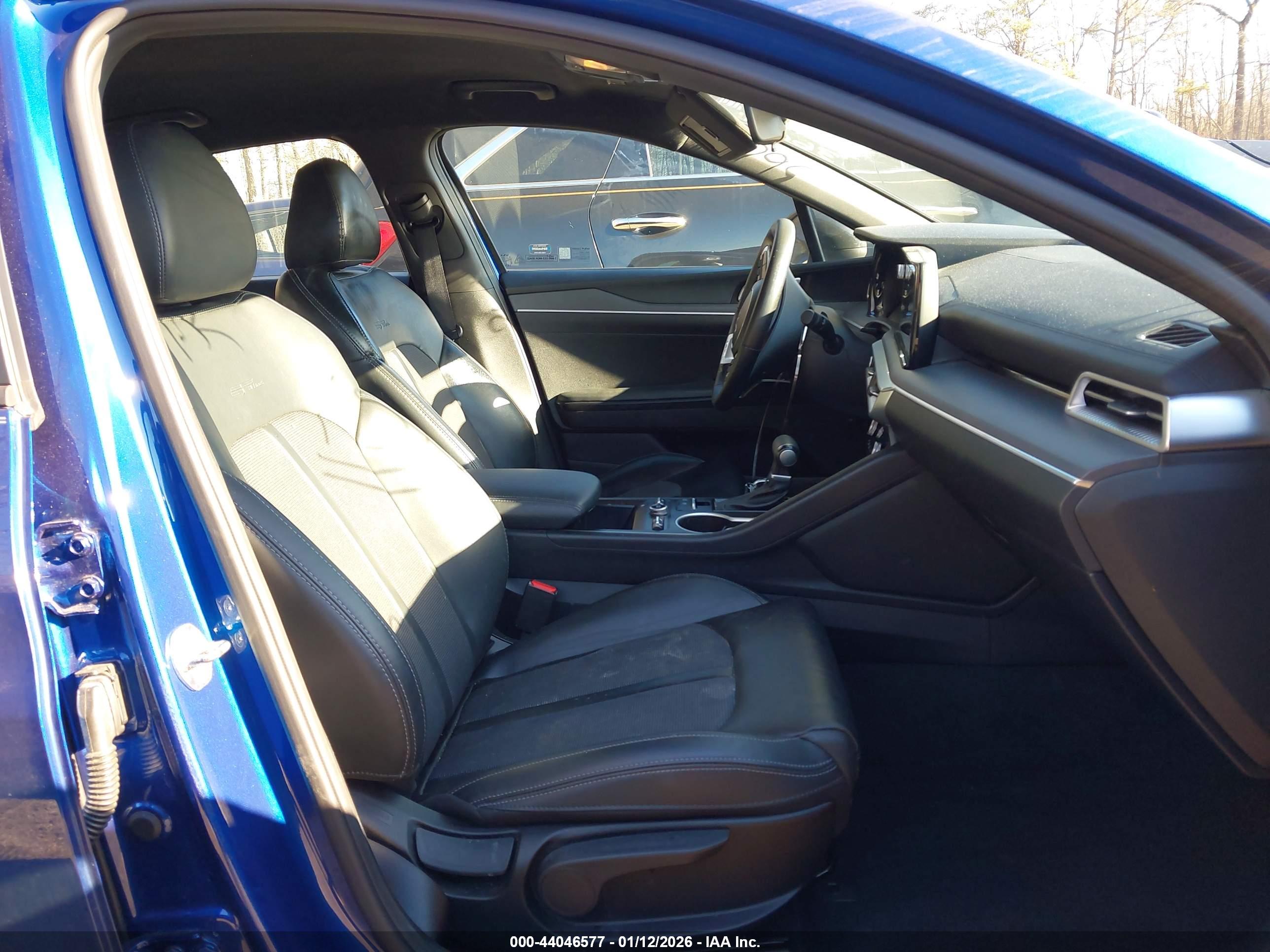 KIA K5 image 5