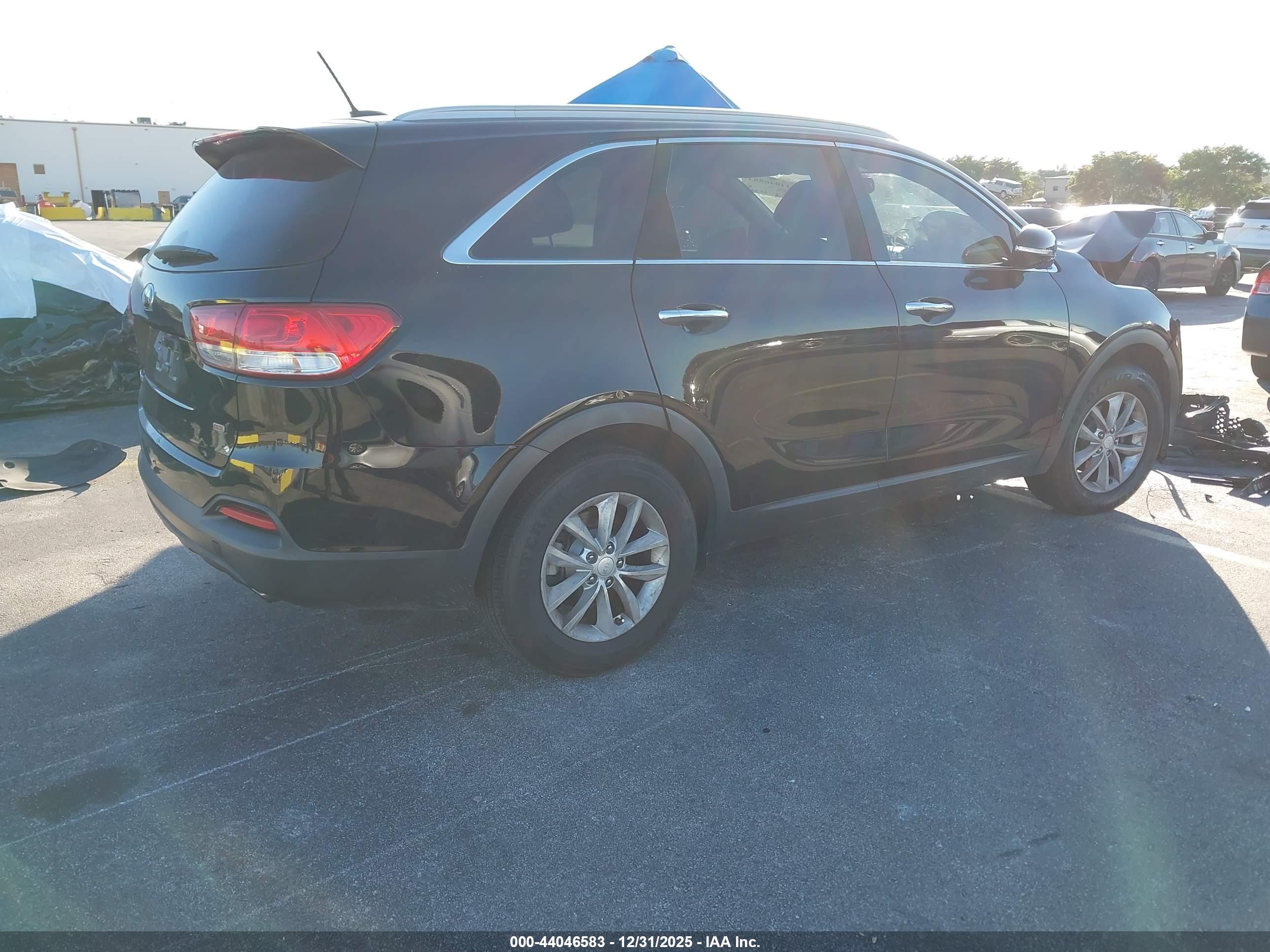 KIA SORENTO image 4