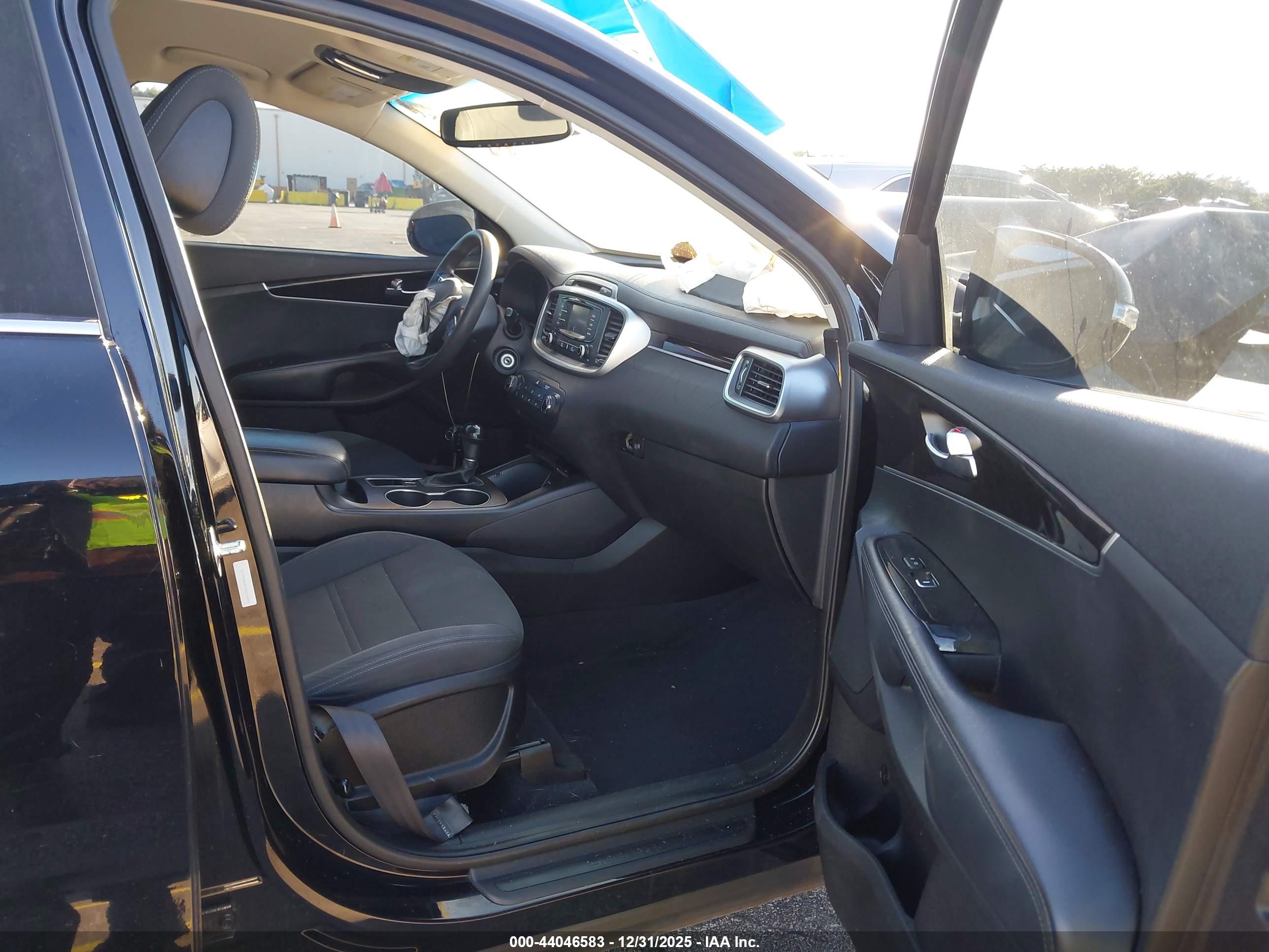 KIA SORENTO image 5