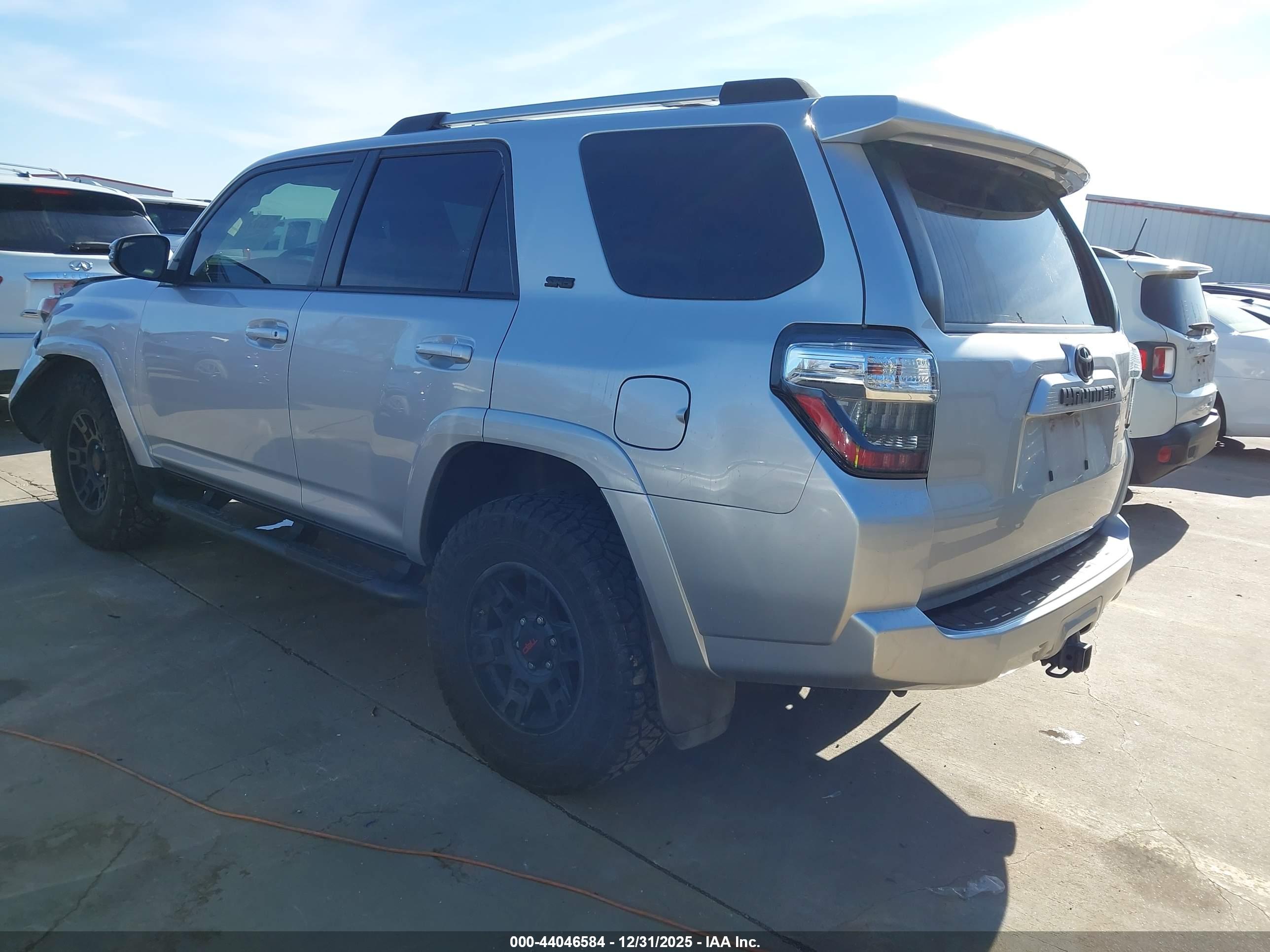 TOYOTA 4RUNNER image 3