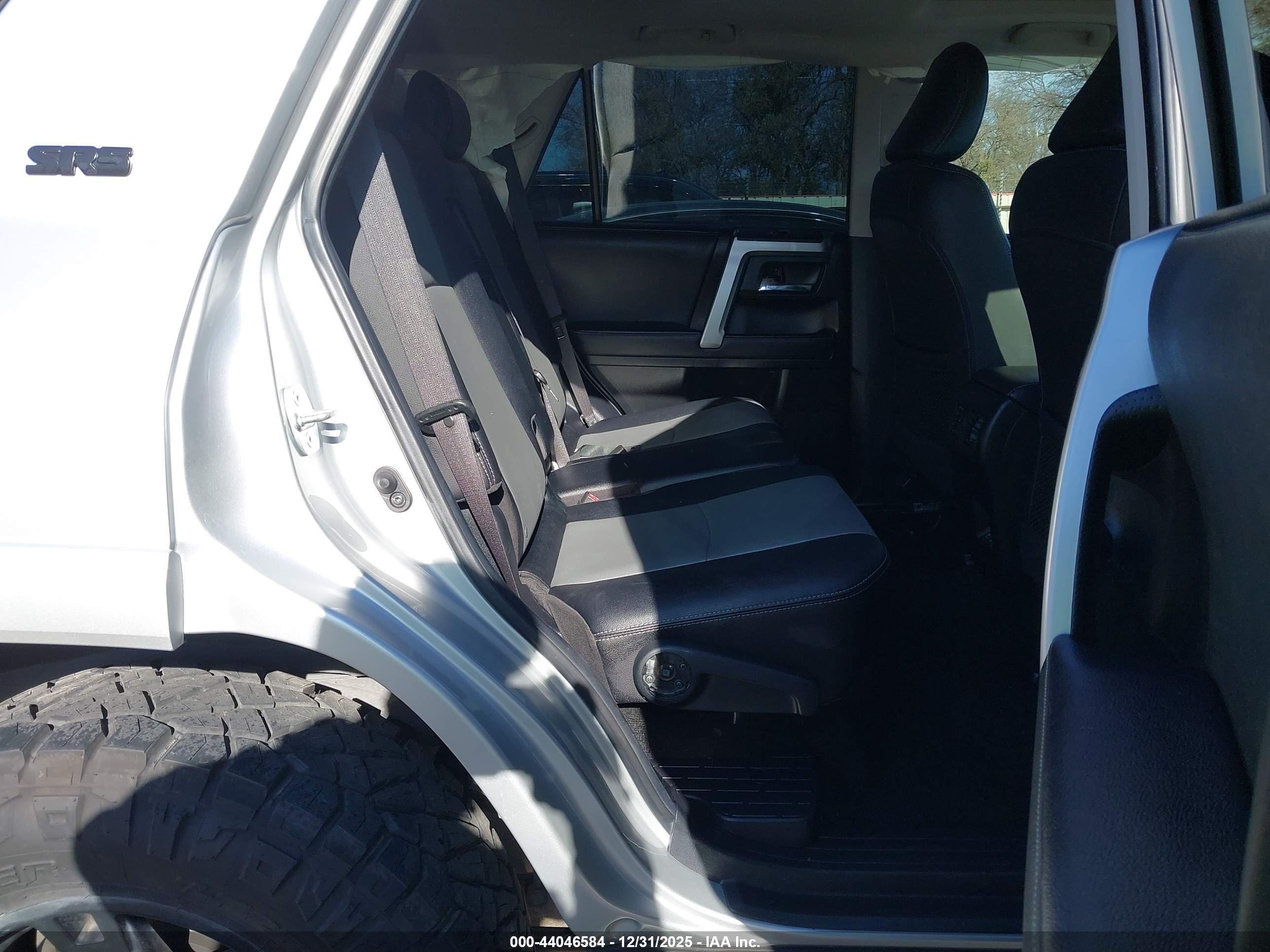 TOYOTA 4RUNNER image 8