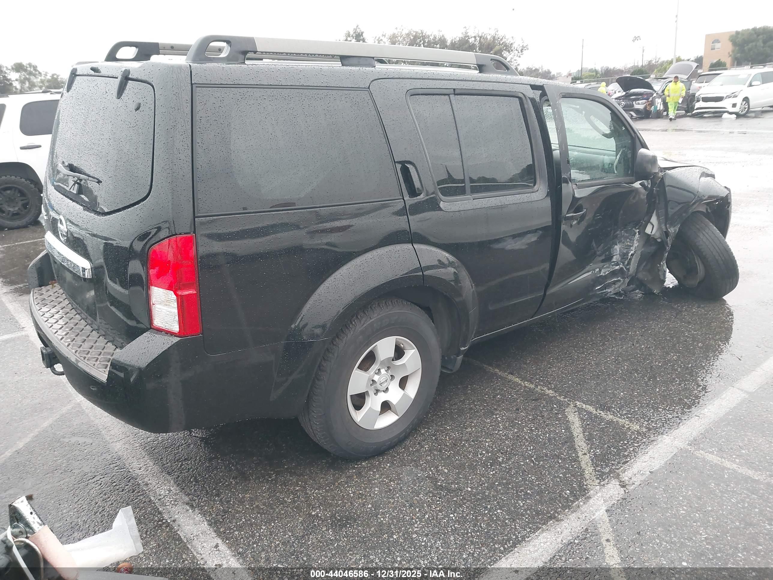 NISSAN PATHFINDER image 4