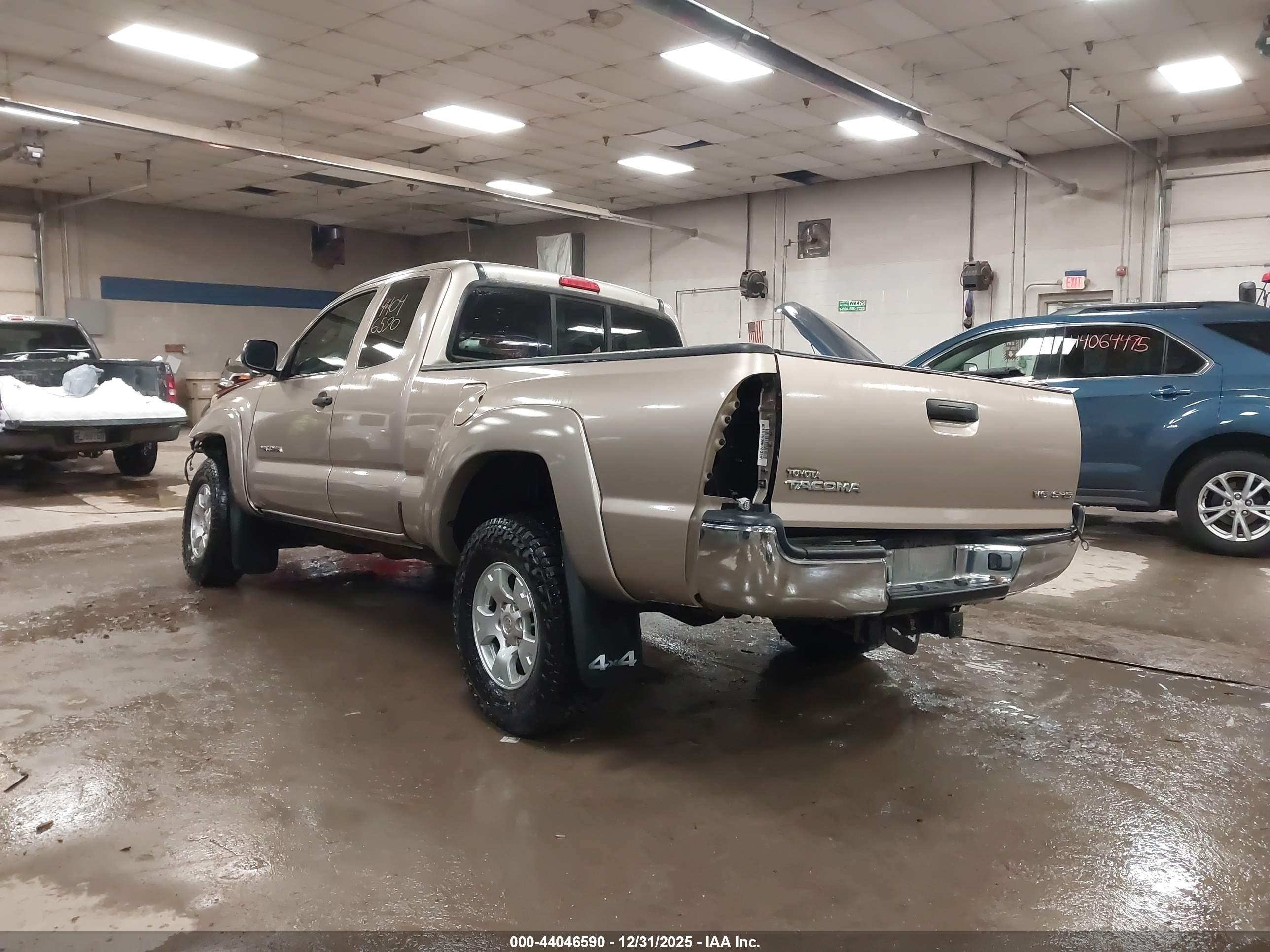 TOYOTA TACOMA image 3