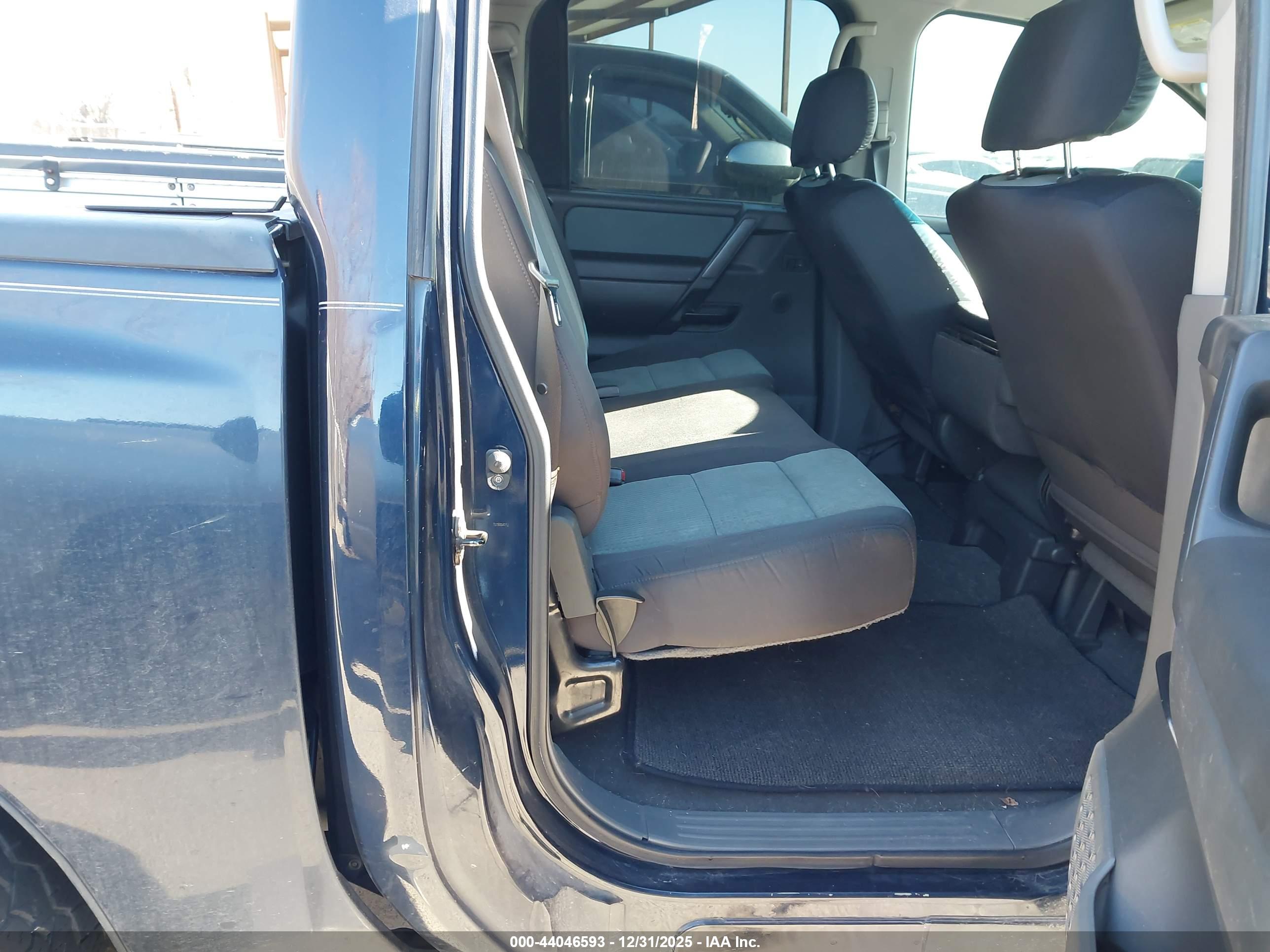 NISSAN TITAN image 8