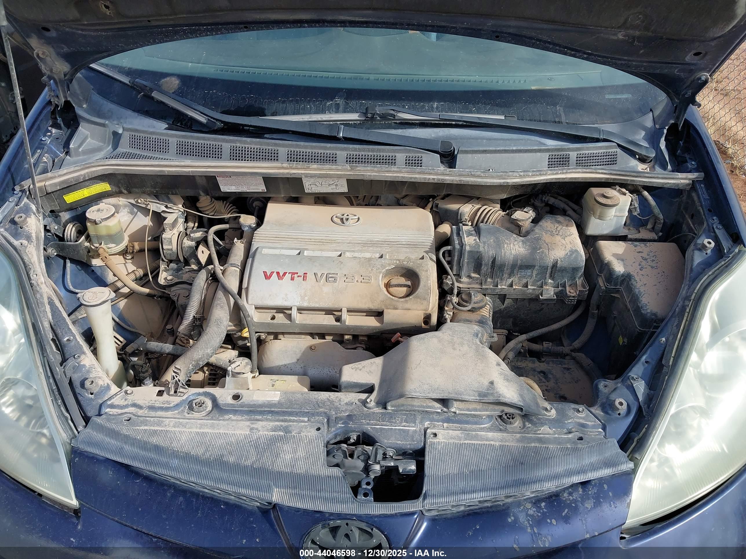TOYOTA SIENNA image 10