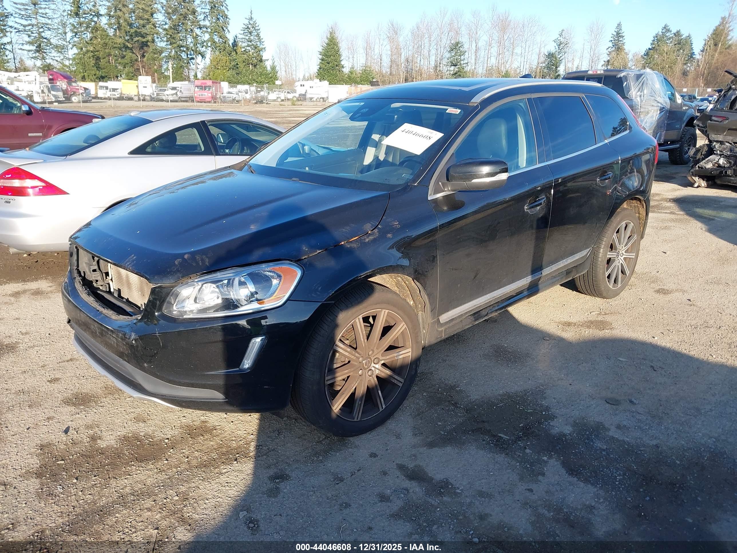 VOLVO XC60 image 2