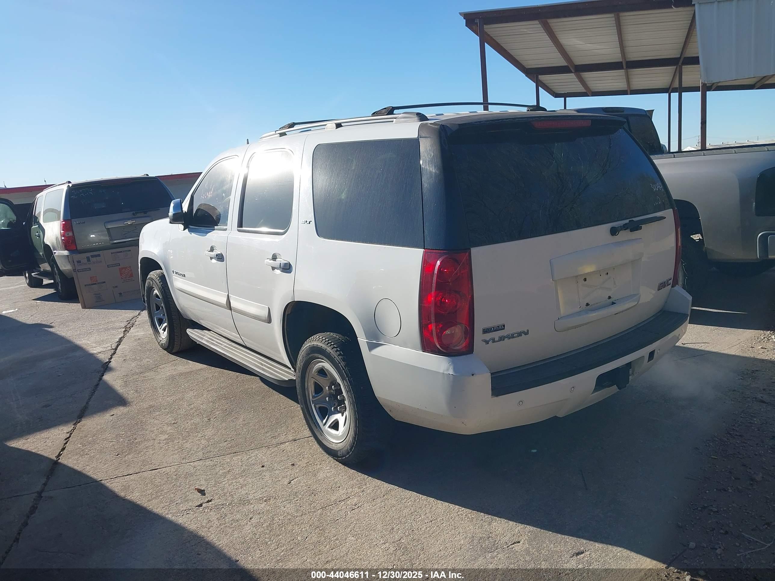 GMC YUKON image 3