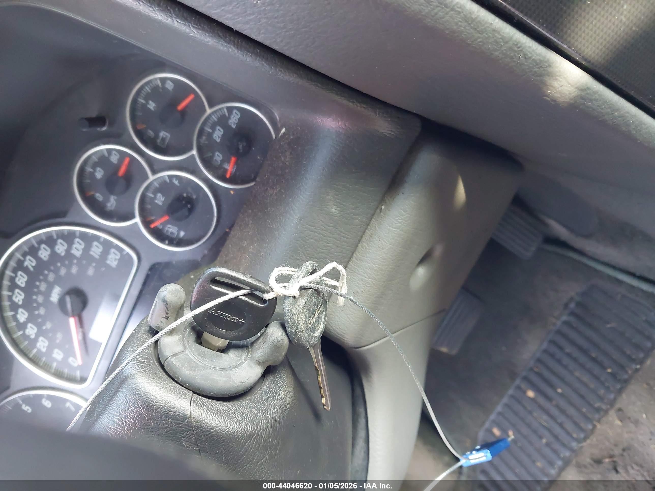 GMC ENVOY image 11