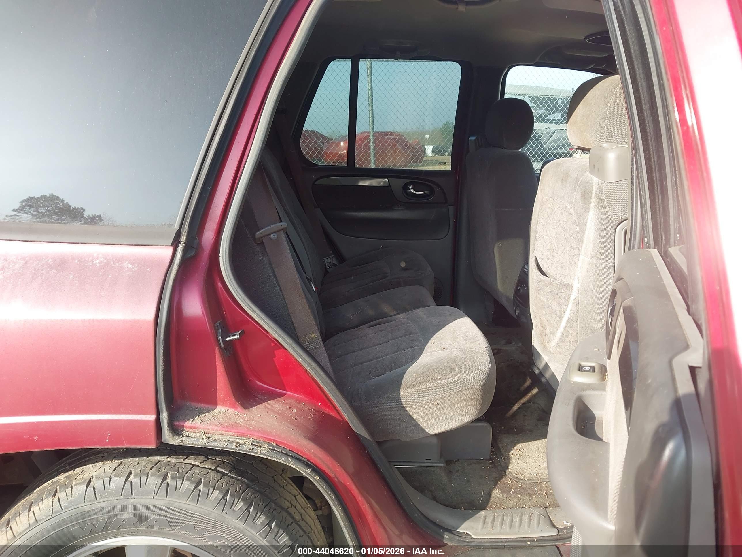 GMC ENVOY image 8