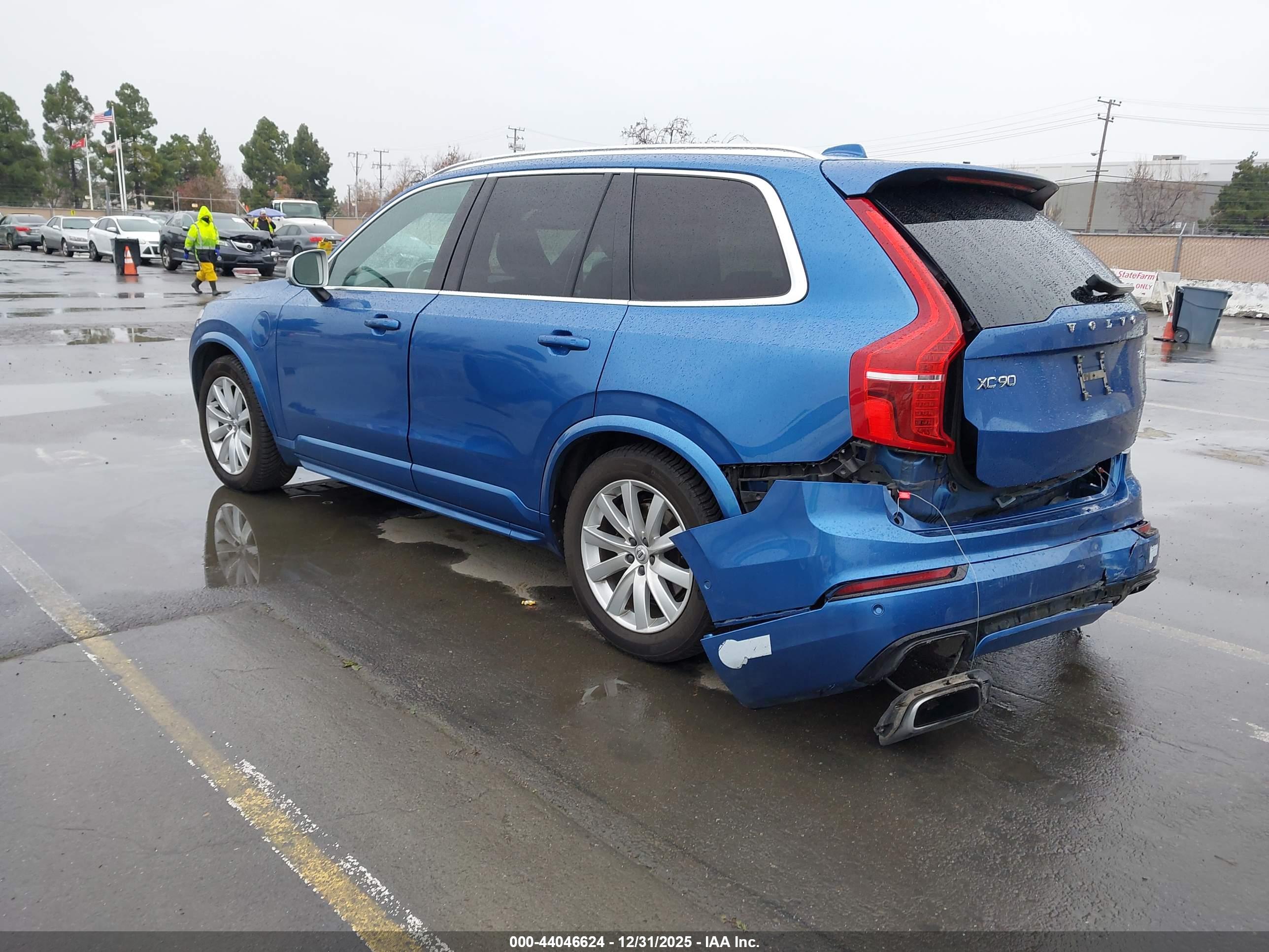 VOLVO XC90 image 3