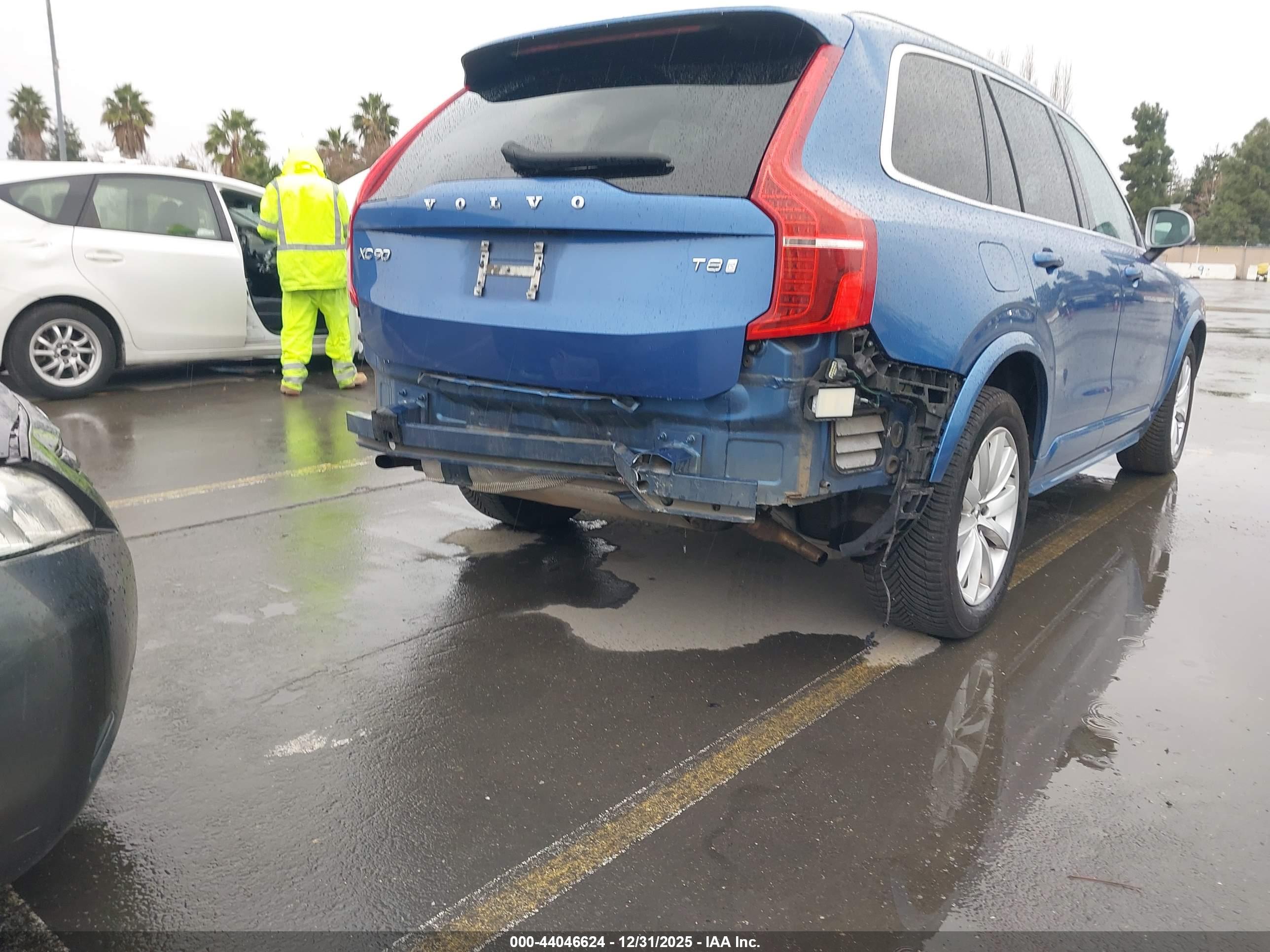 VOLVO XC90 image 6