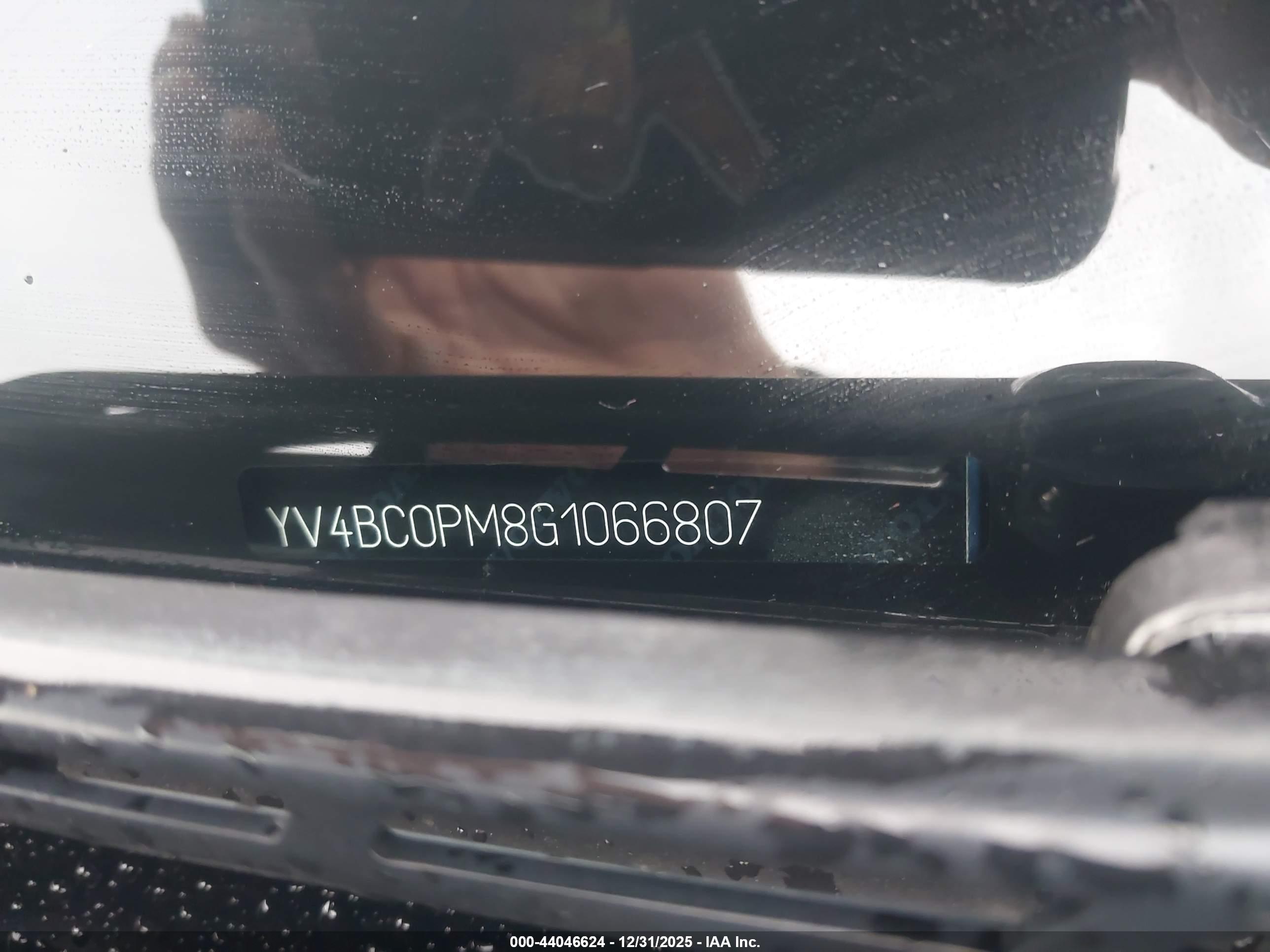 VOLVO XC90 image 9