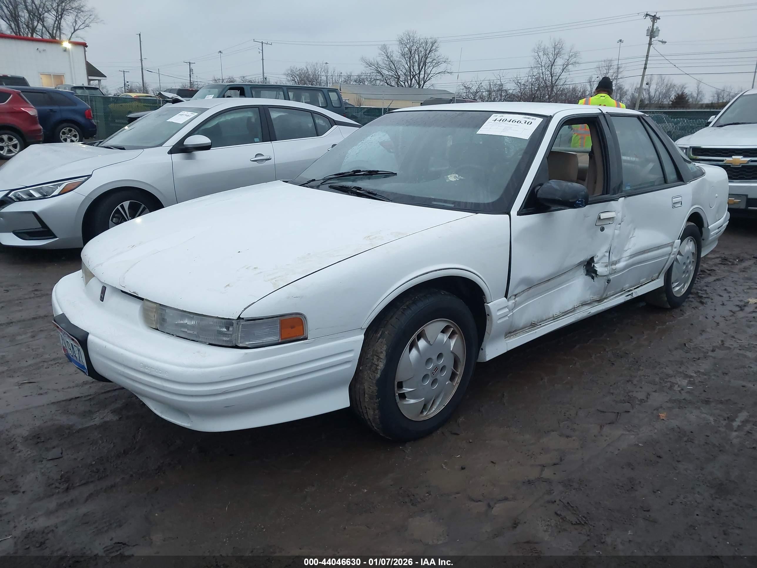 OLDSMOBILE CUTLASS image 2