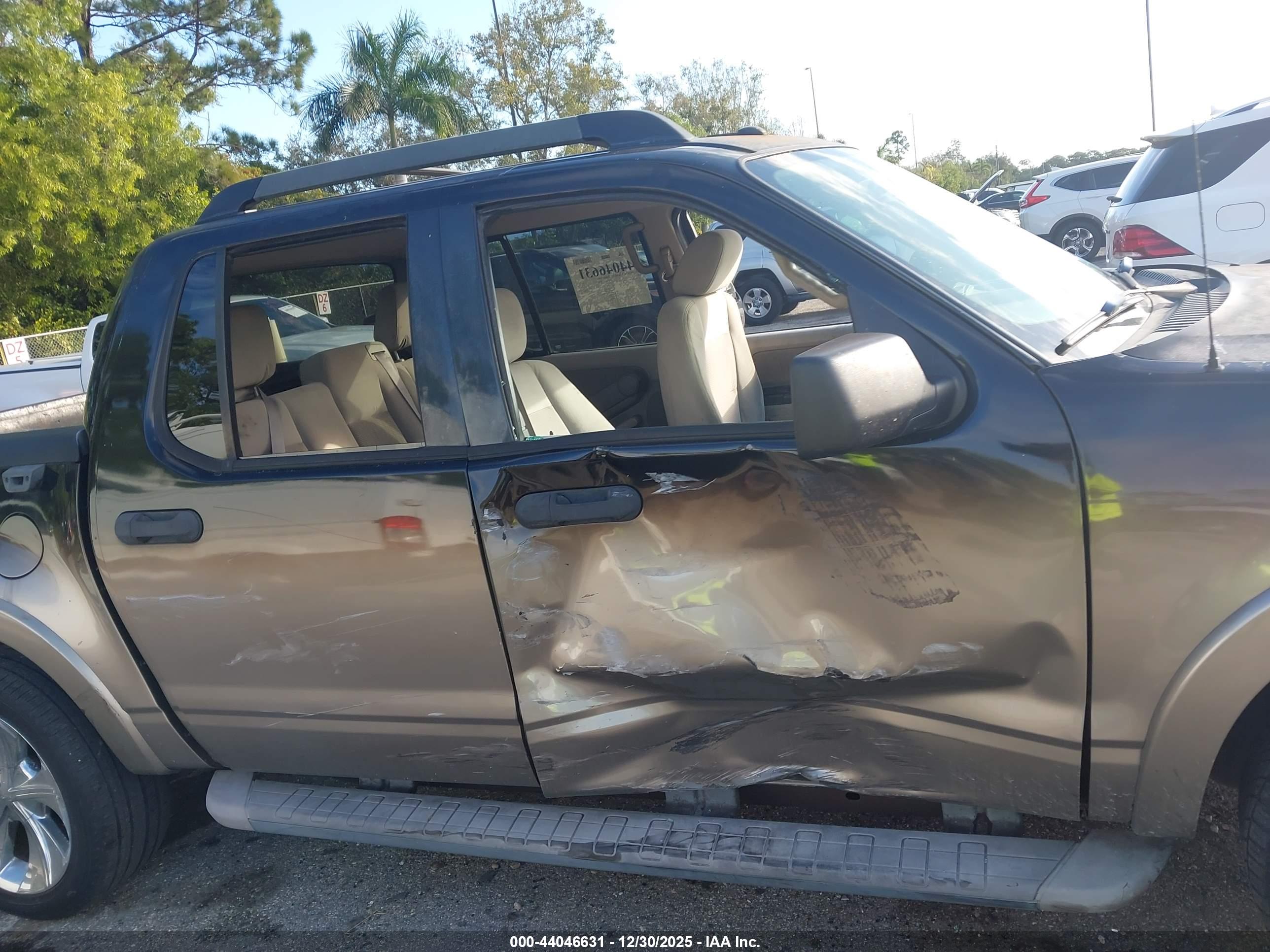 FORD EXPLORER image 6