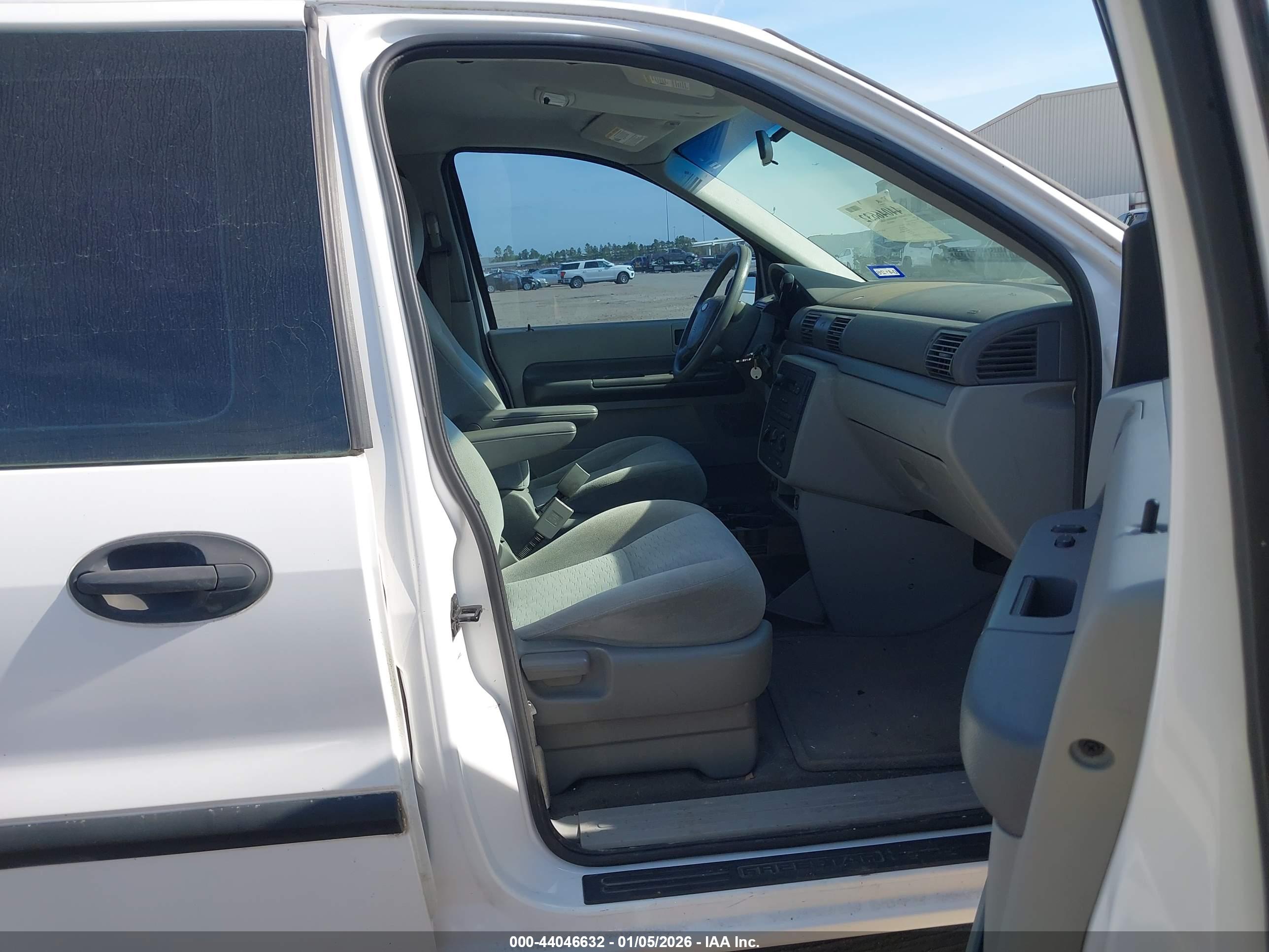 FORD FREESTAR image 5