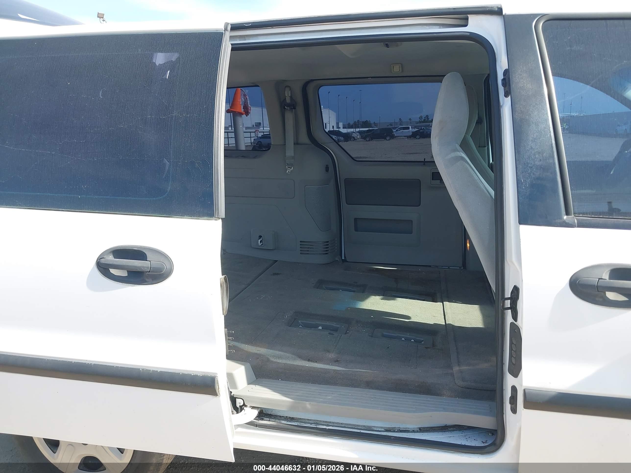 FORD FREESTAR image 8