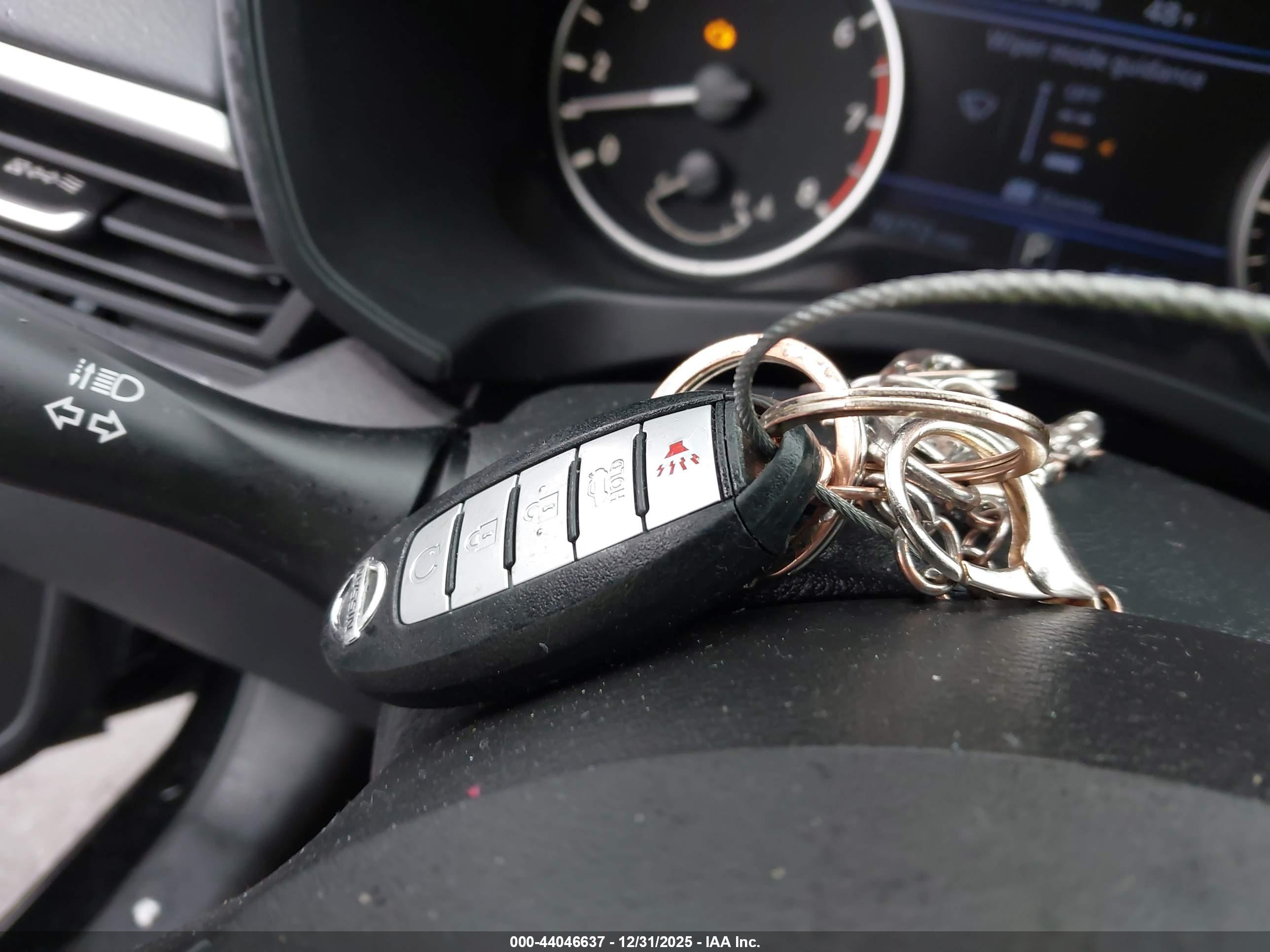 NISSAN ALTIMA image 11