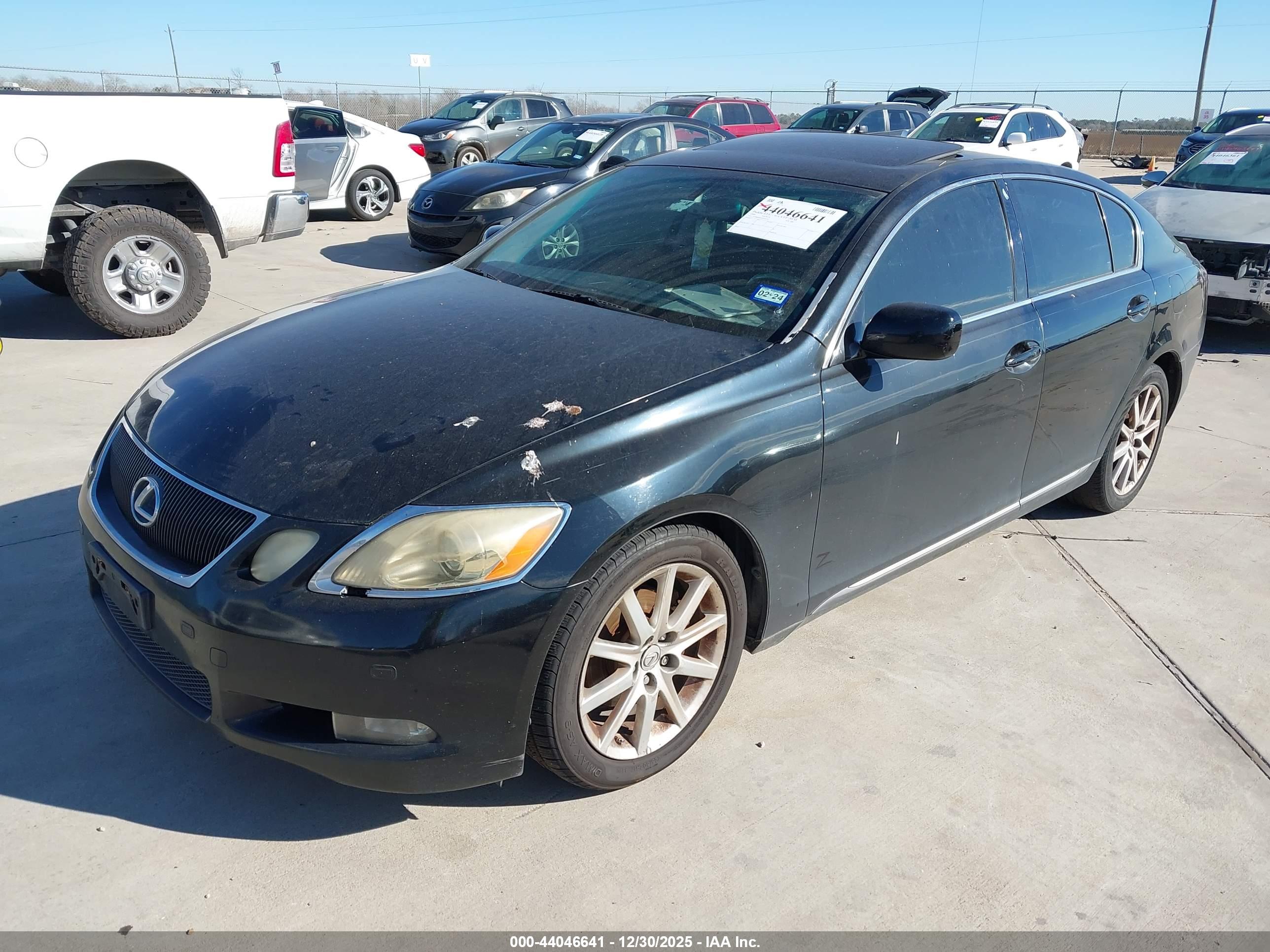 LEXUS GS image 2