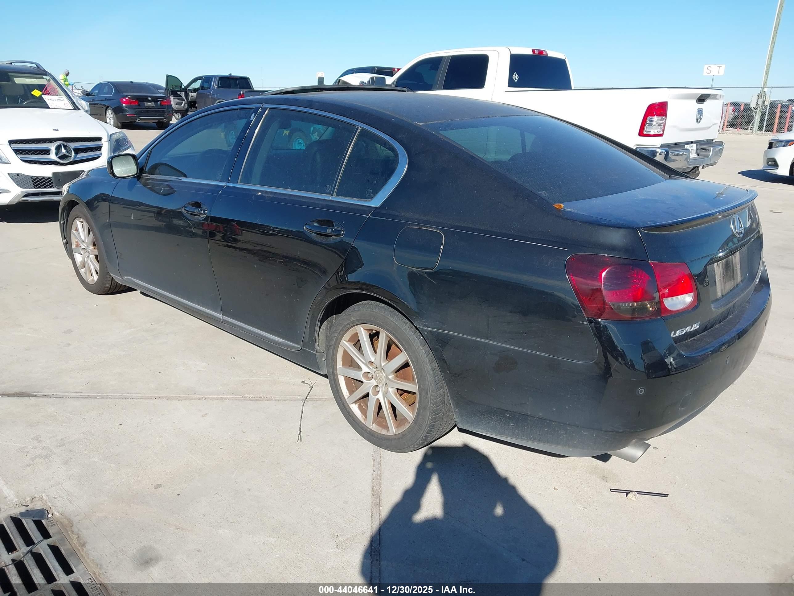 LEXUS GS image 3