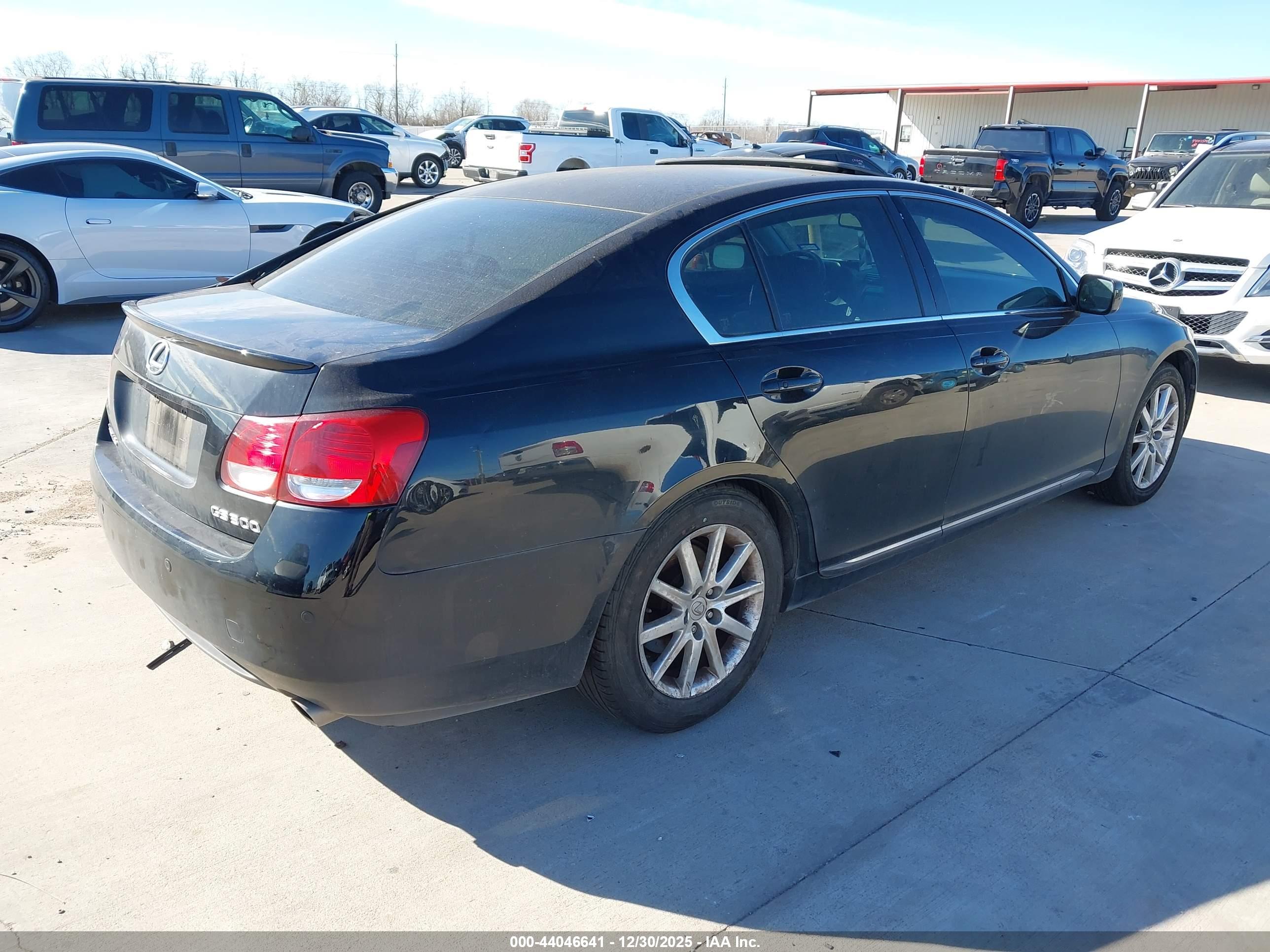 LEXUS GS image 4