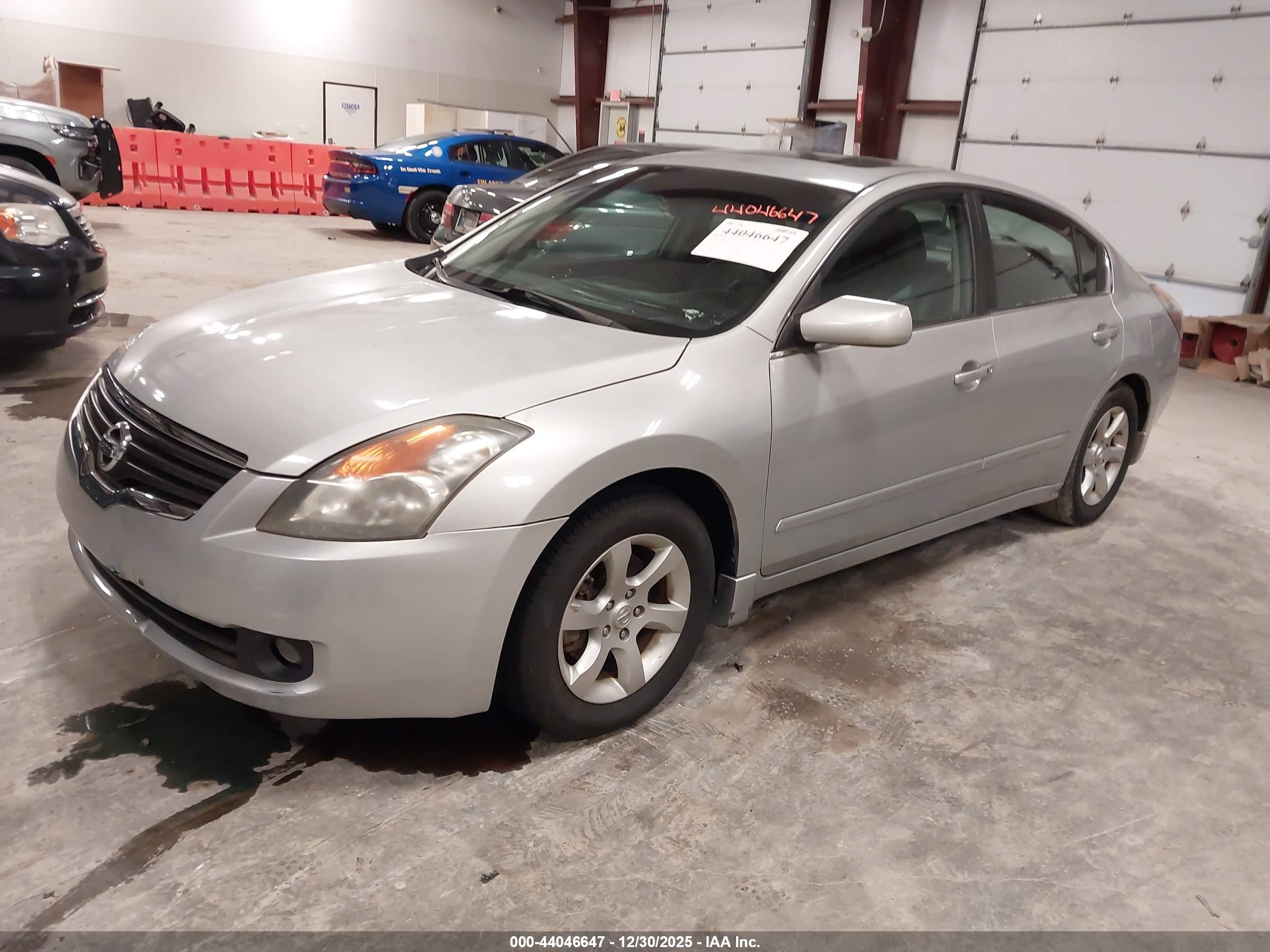 NISSAN ALTIMA image 2