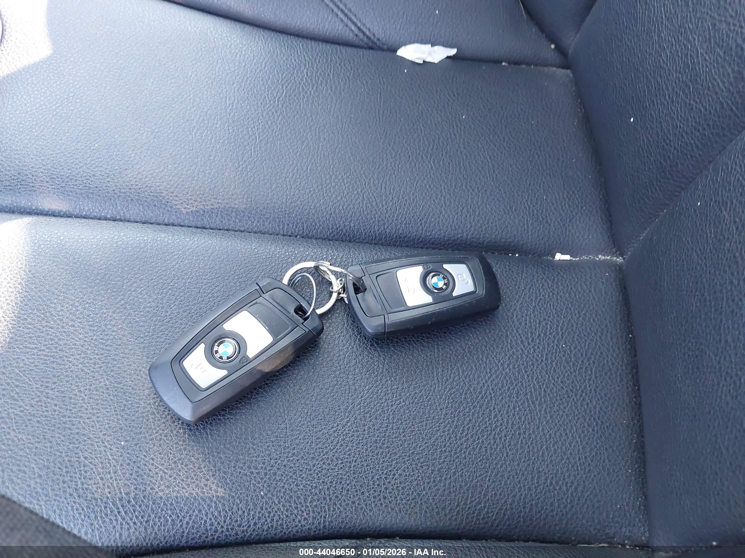 BMW 320I image 11