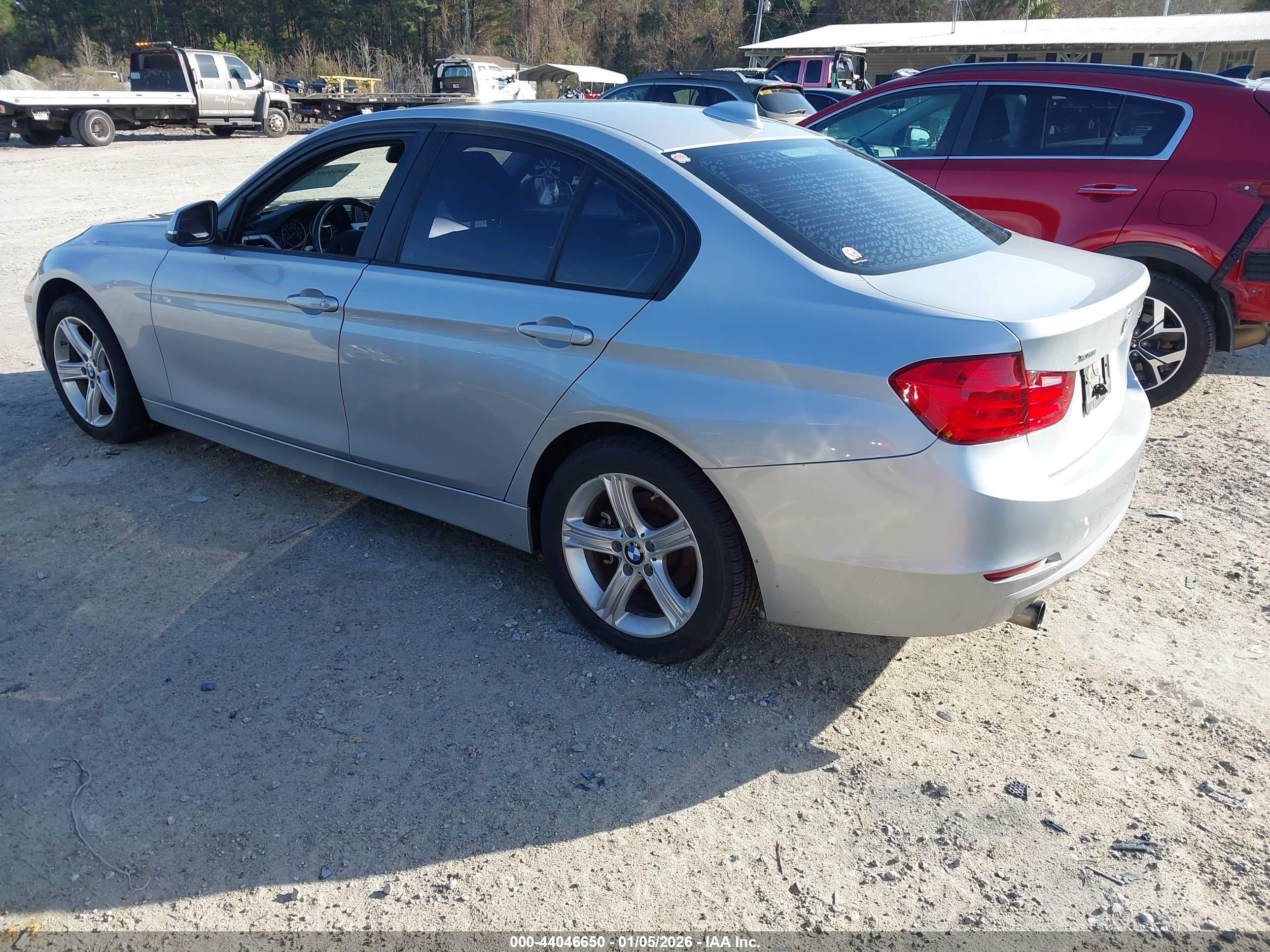 BMW 320I image 3