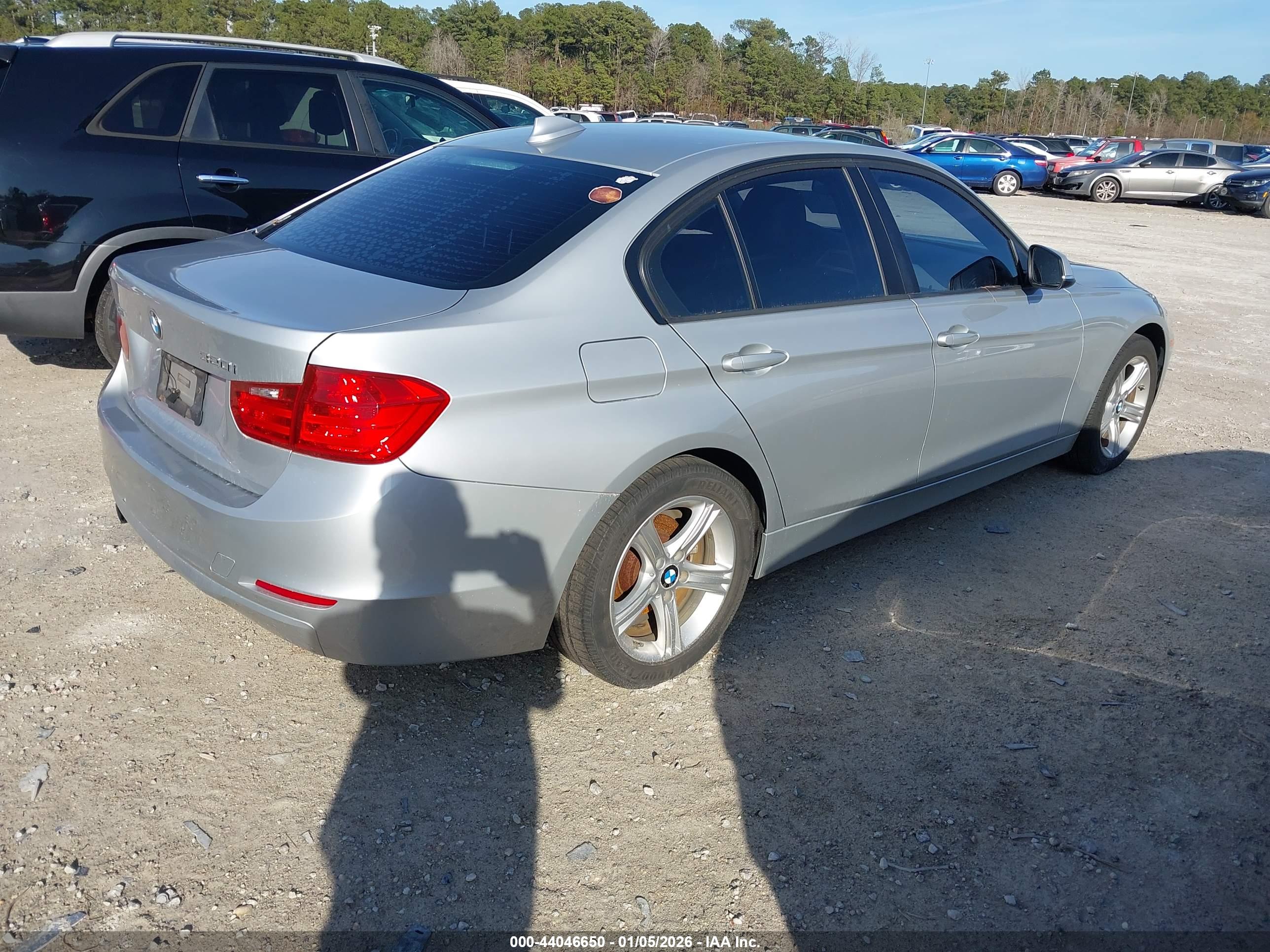 BMW 320I image 4