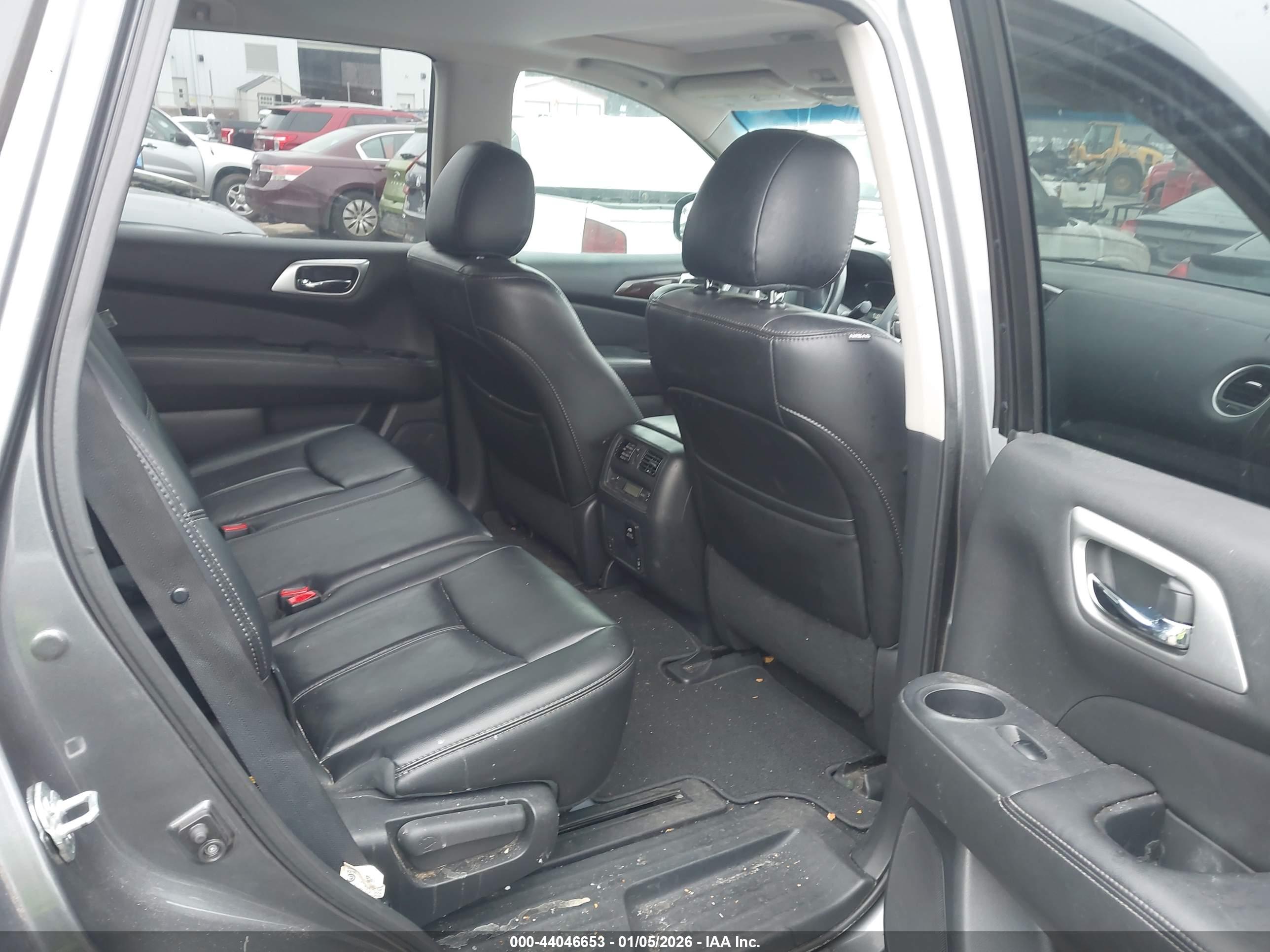 NISSAN PATHFINDER image 8