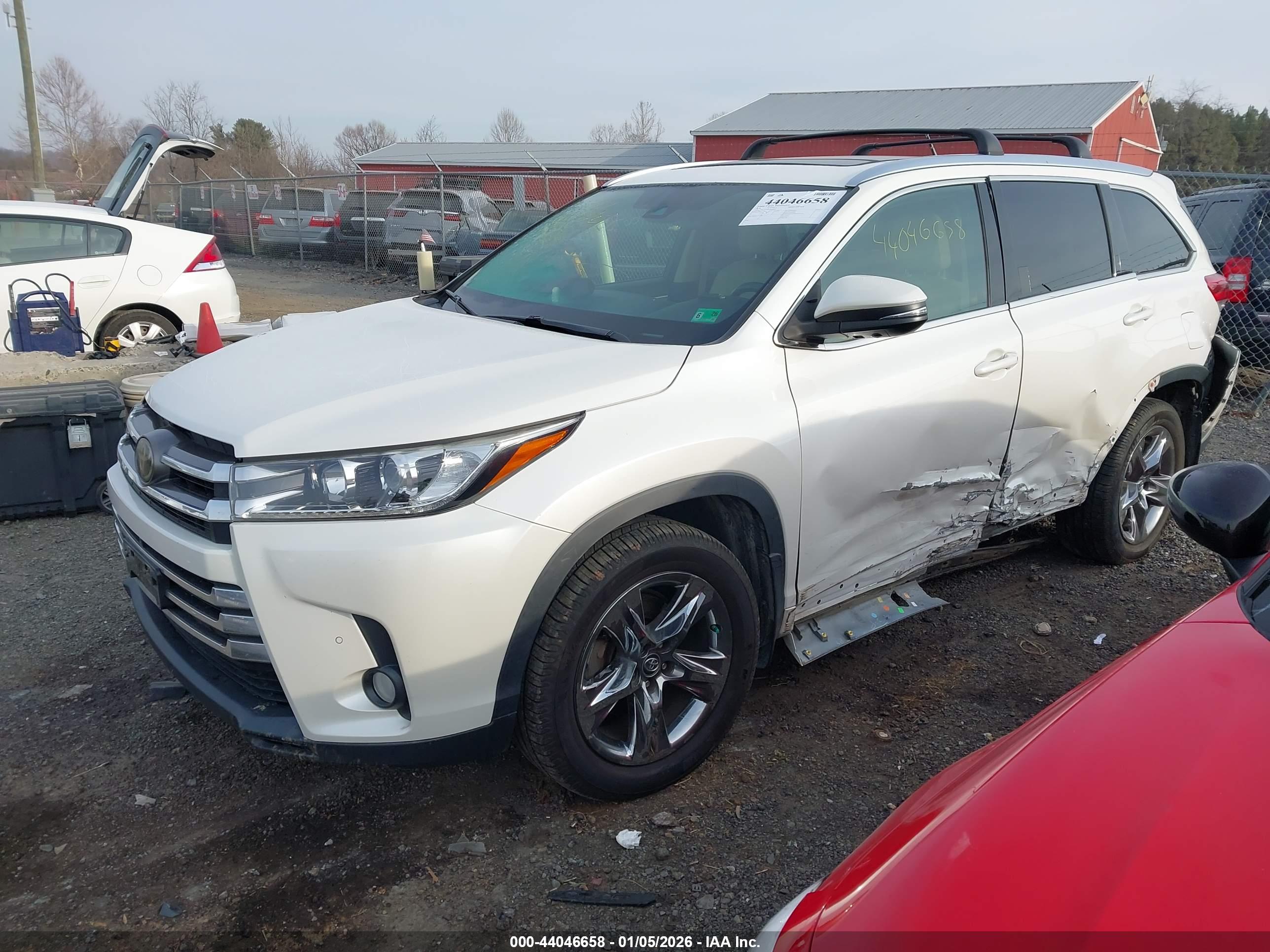 TOYOTA HIGHLANDER image 2