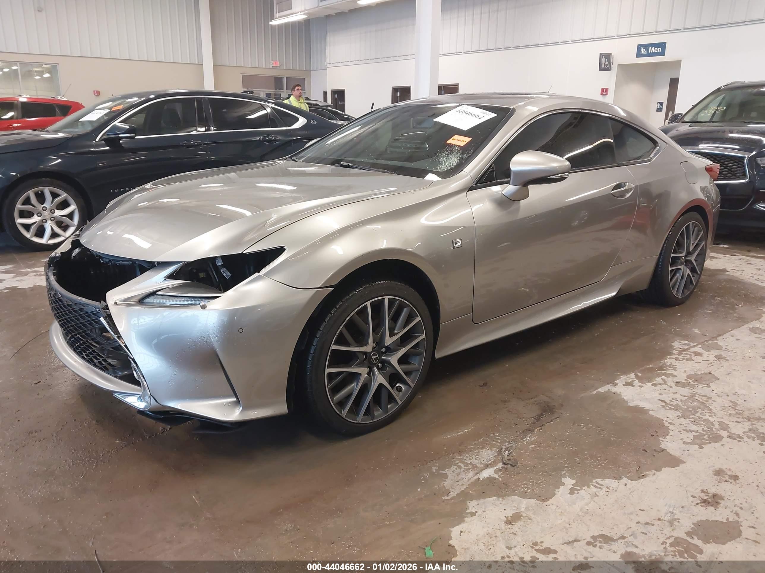 LEXUS RC image 2