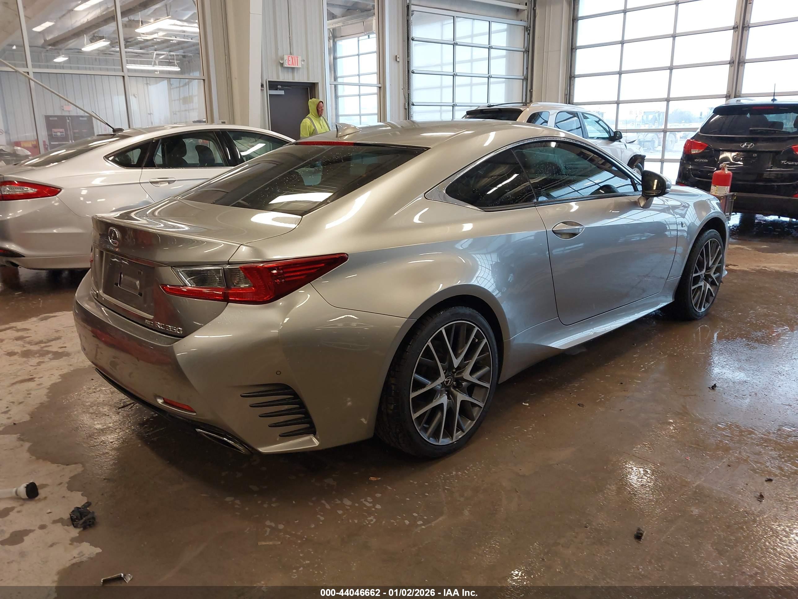 LEXUS RC image 4
