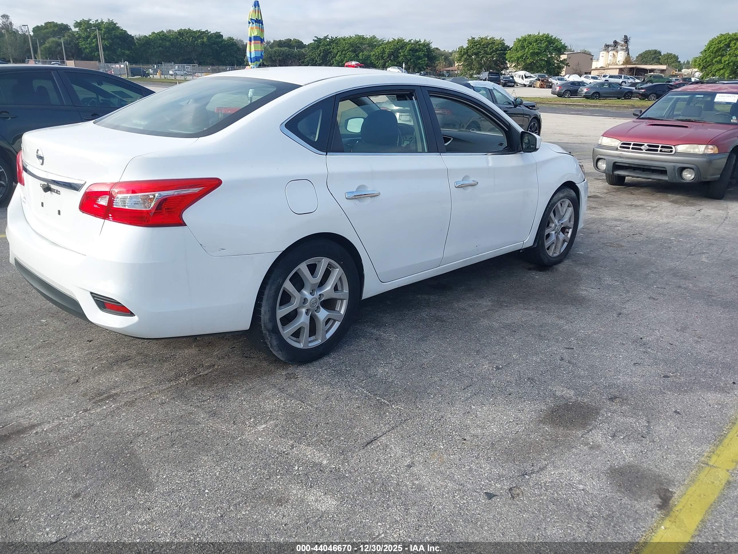 NISSAN SENTRA image 4