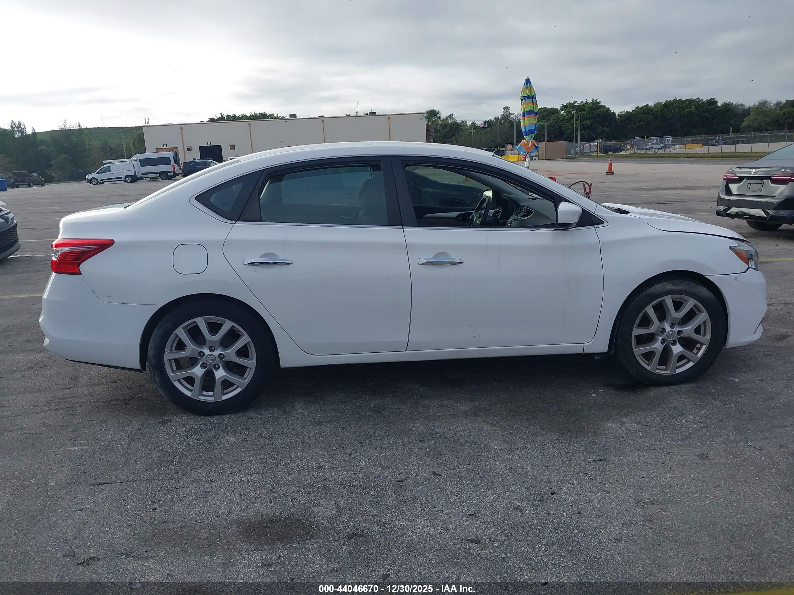 NISSAN SENTRA image 6