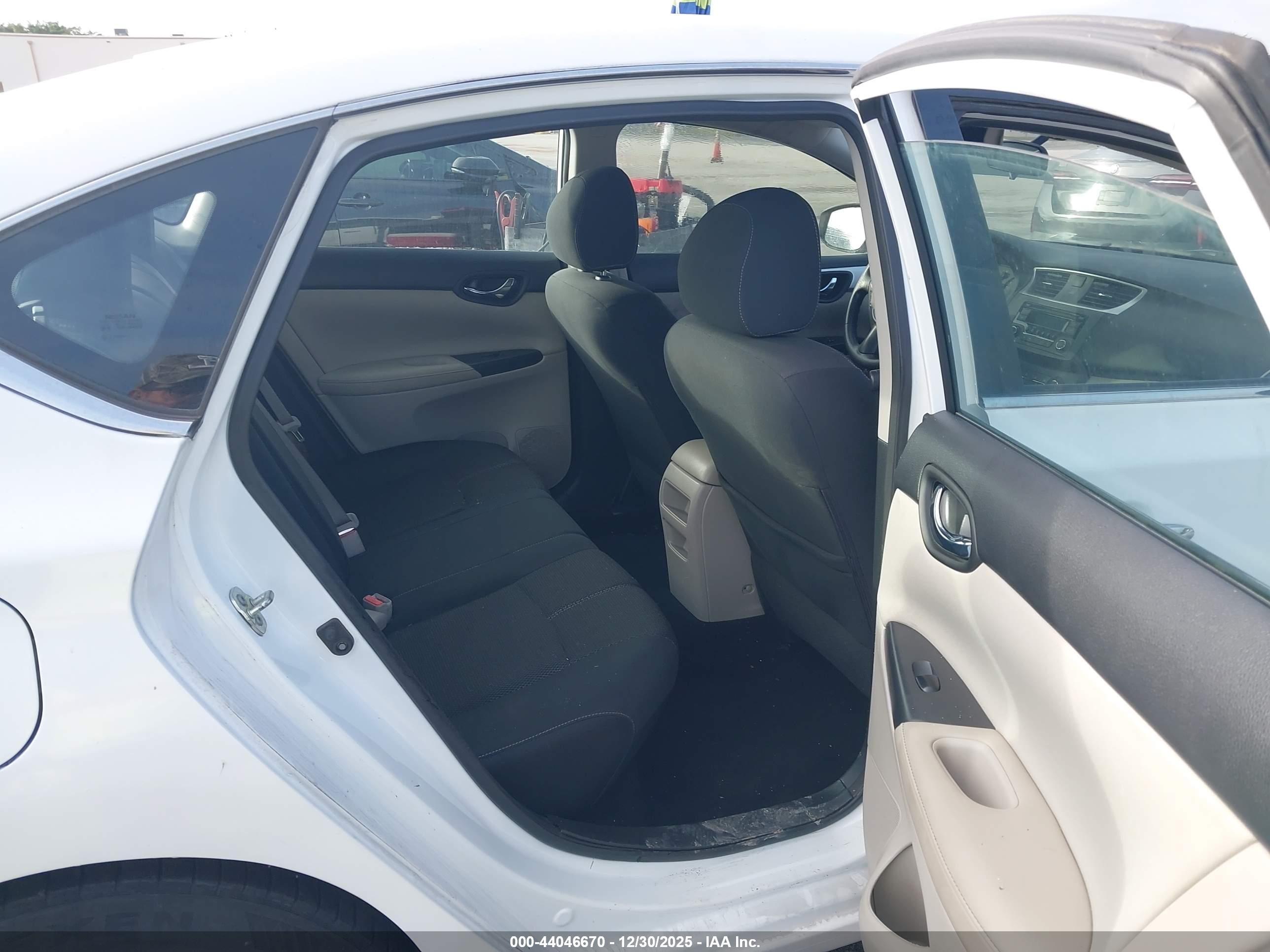 NISSAN SENTRA image 8