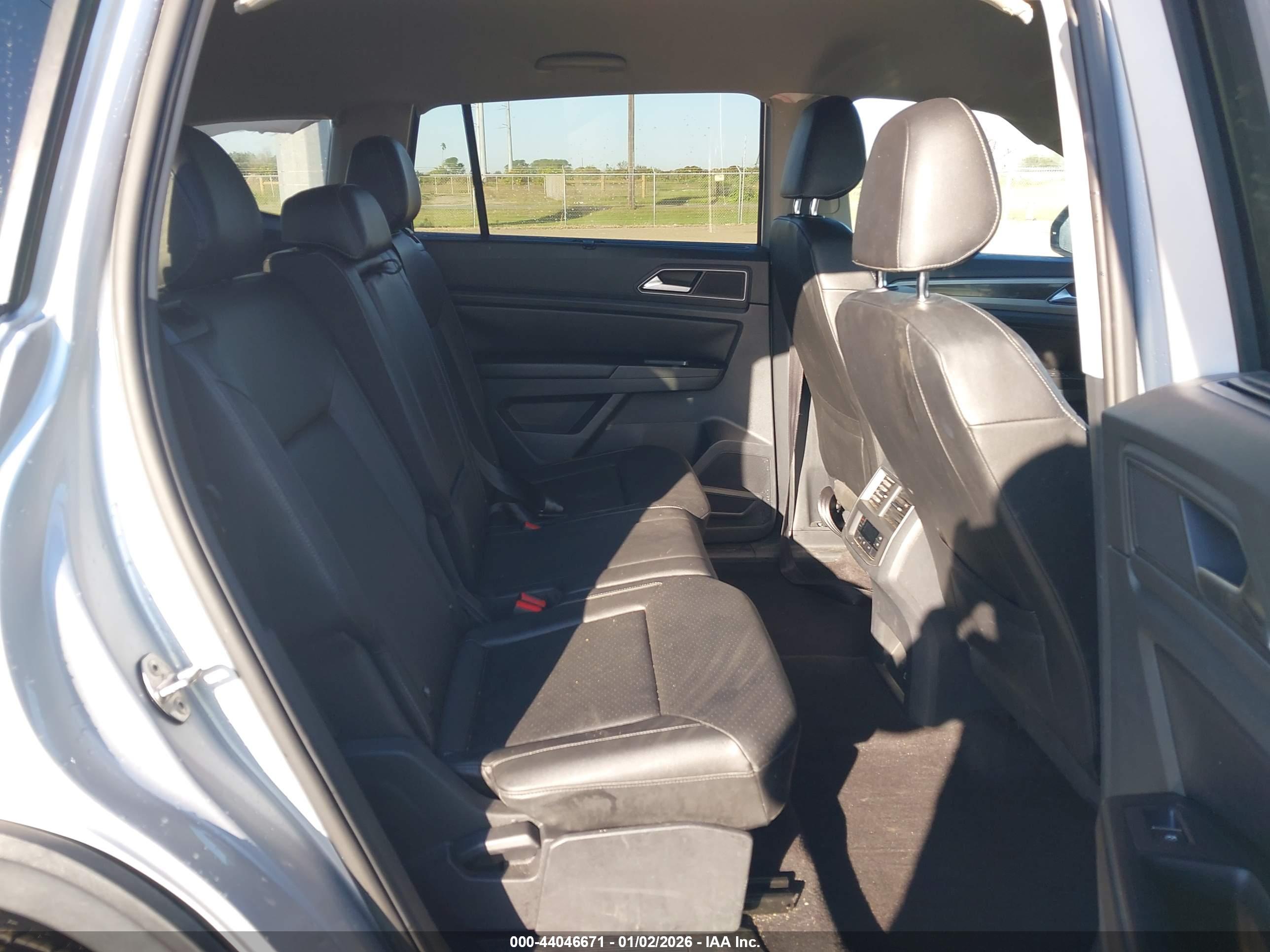 VOLKSWAGEN ATLAS image 8