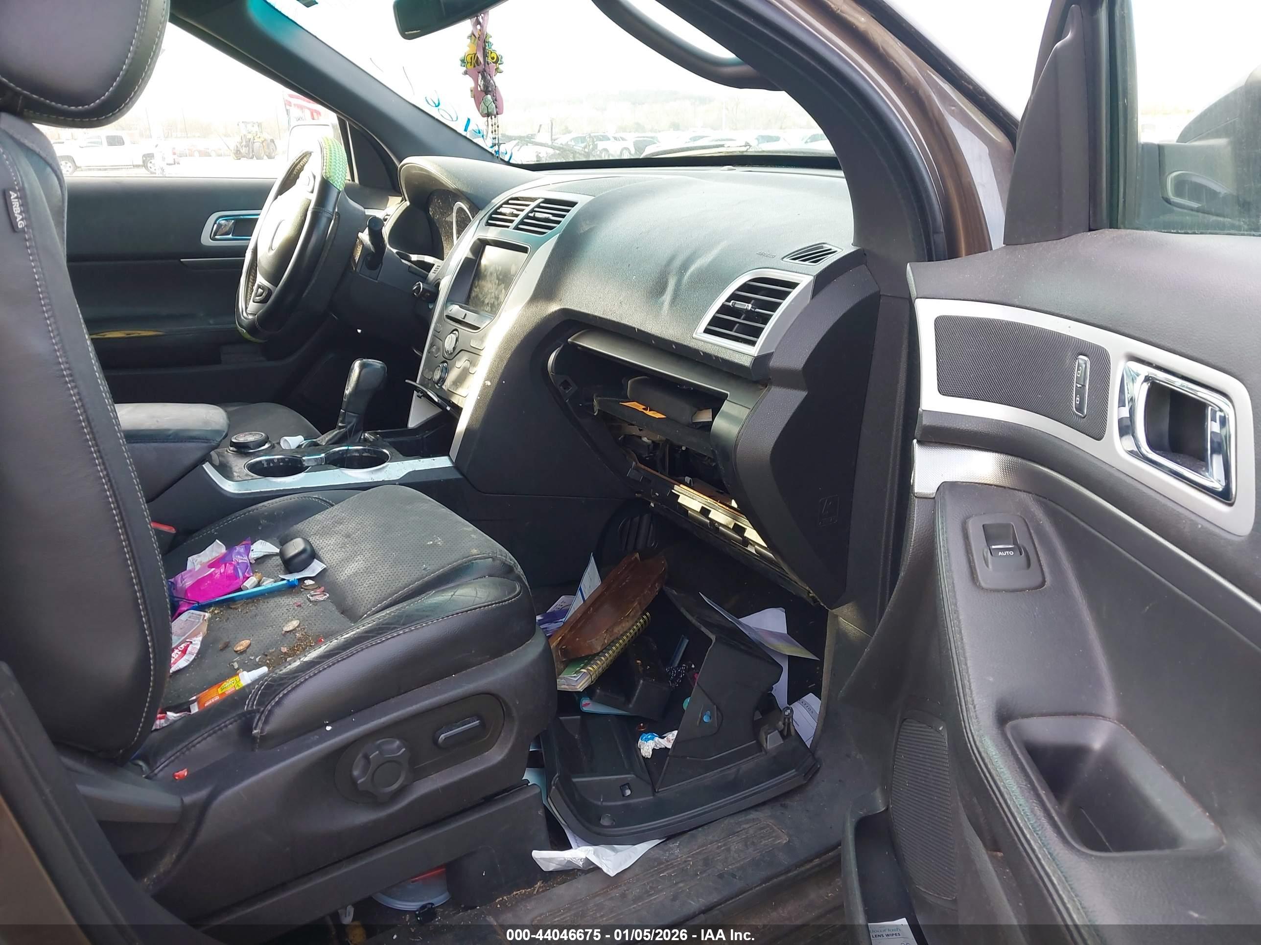 FORD EXPLORER image 5