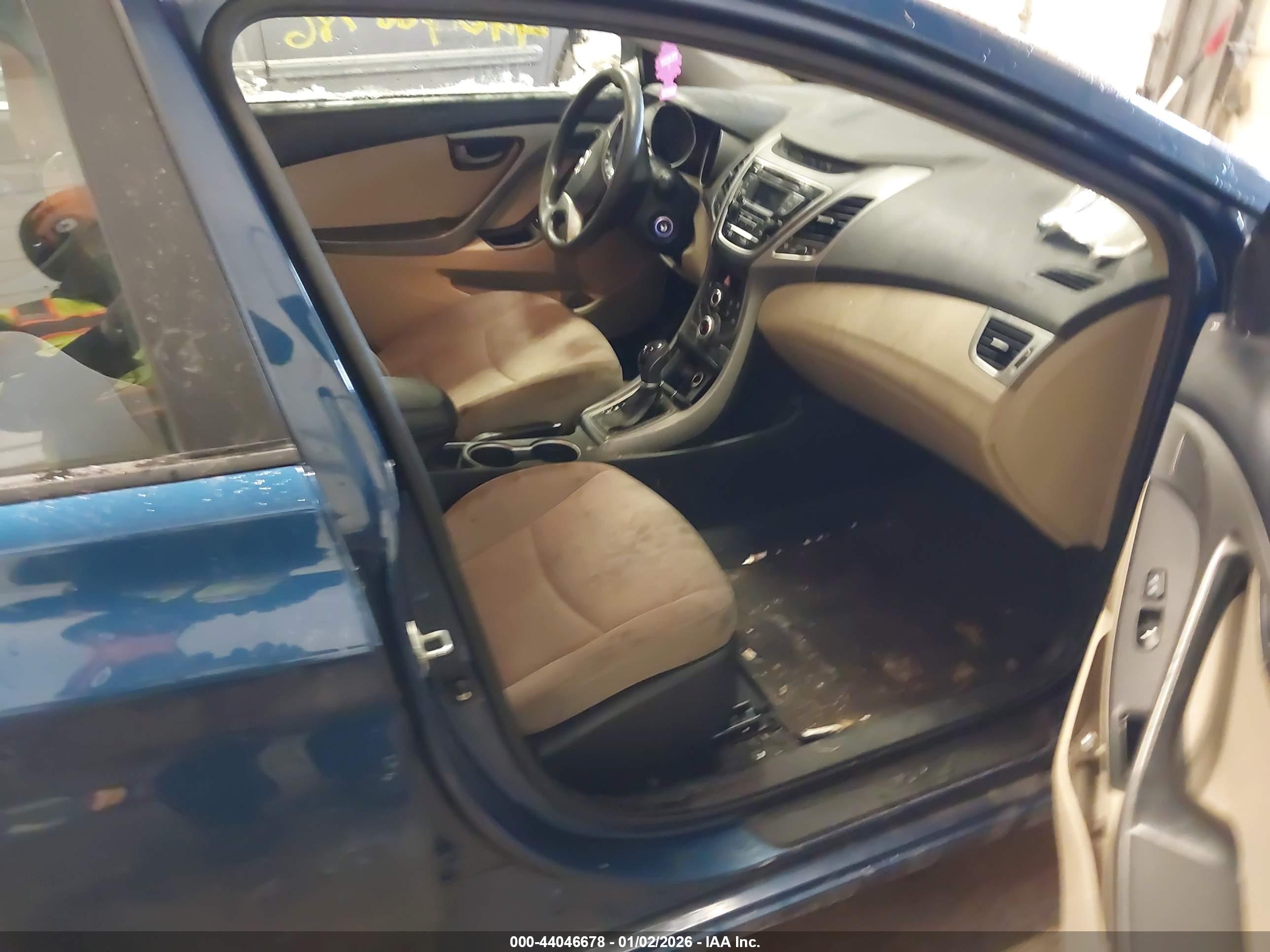 HYUNDAI ELANTRA image 5