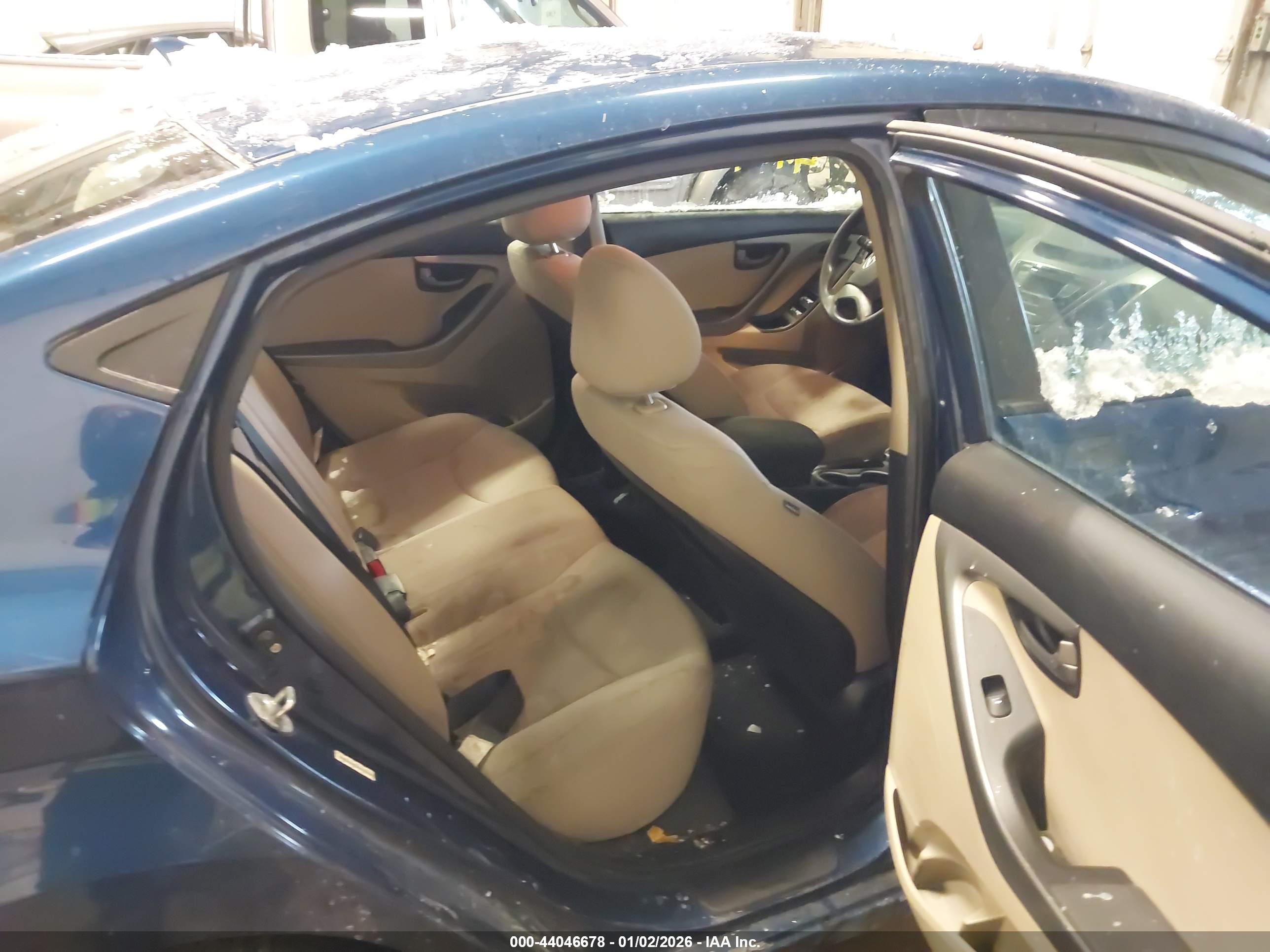 HYUNDAI ELANTRA image 8