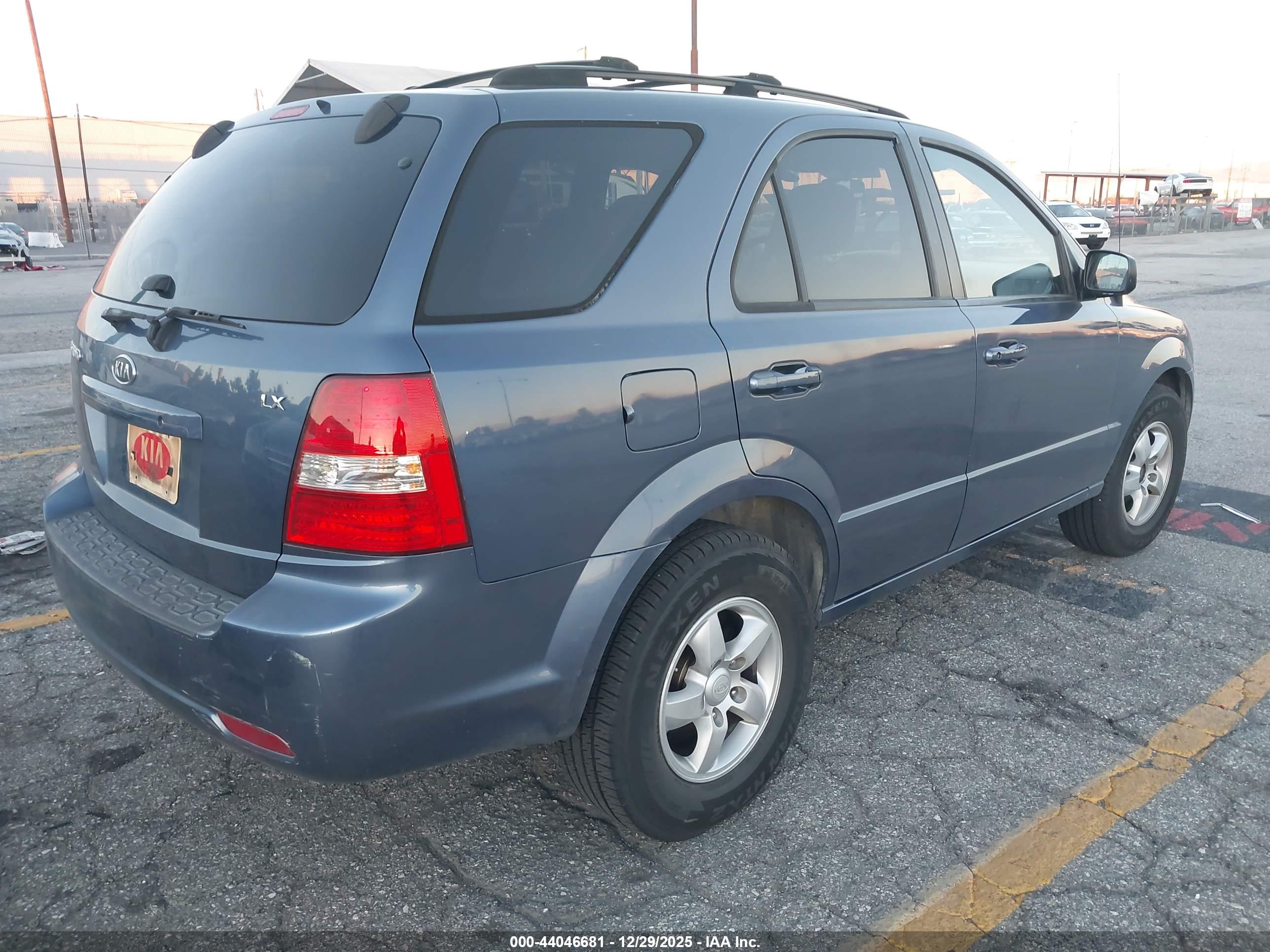 KIA SORENTO image 4