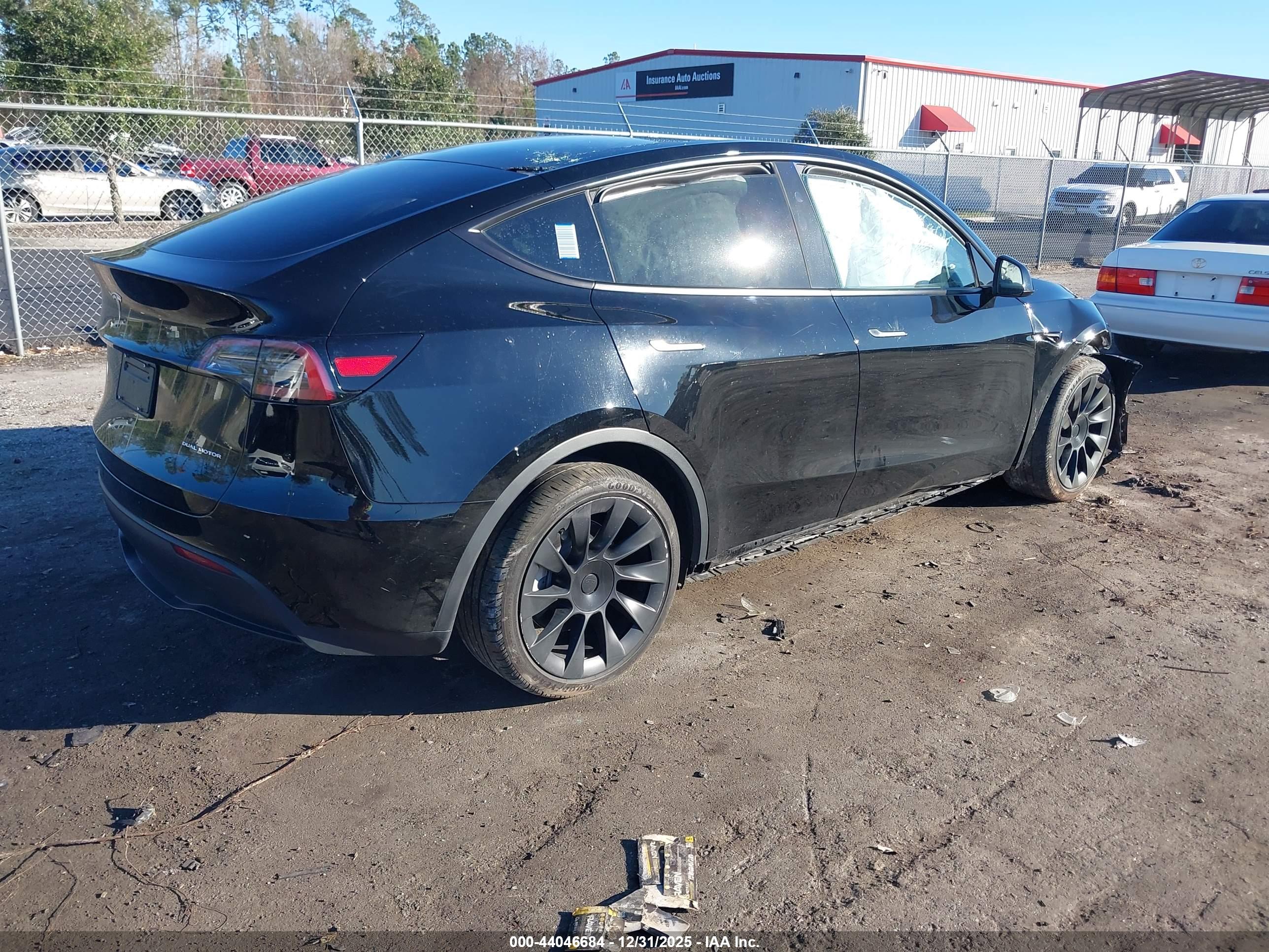 TESLA MODEL image 4