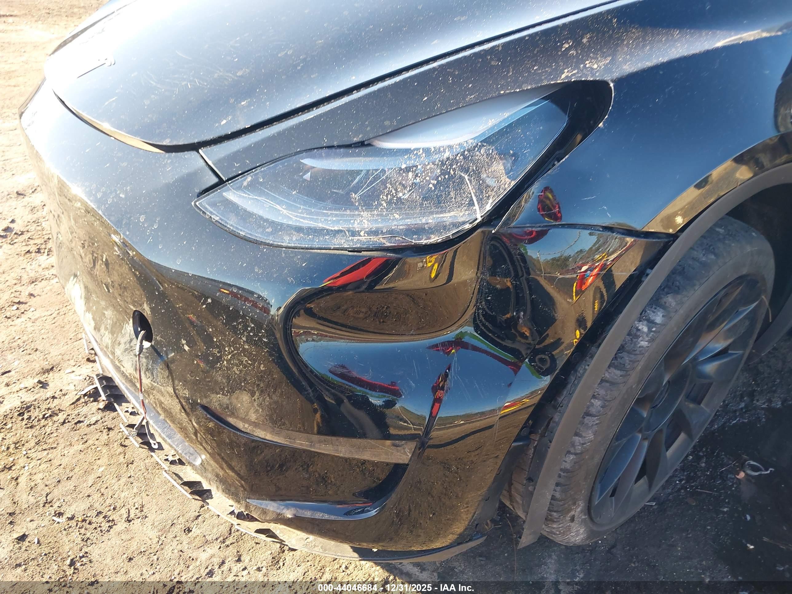 TESLA MODEL image 6