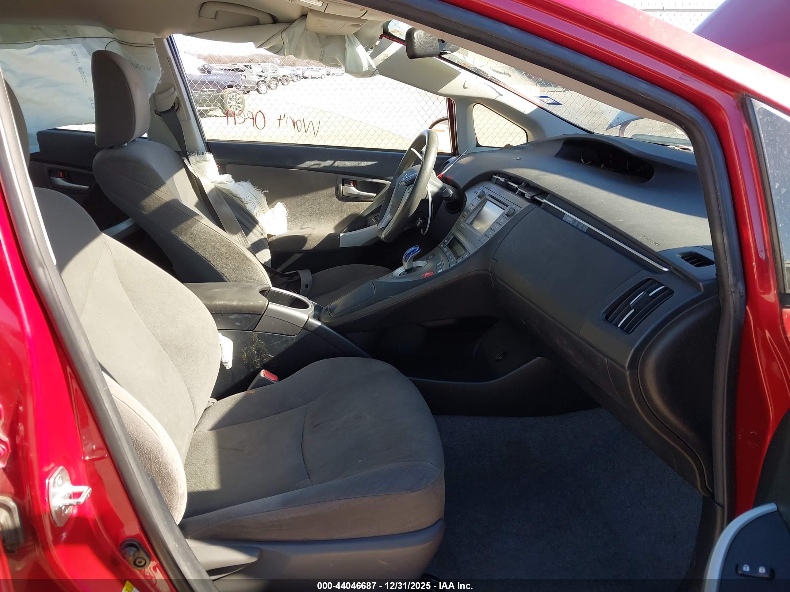 TOYOTA PRIUS image 5