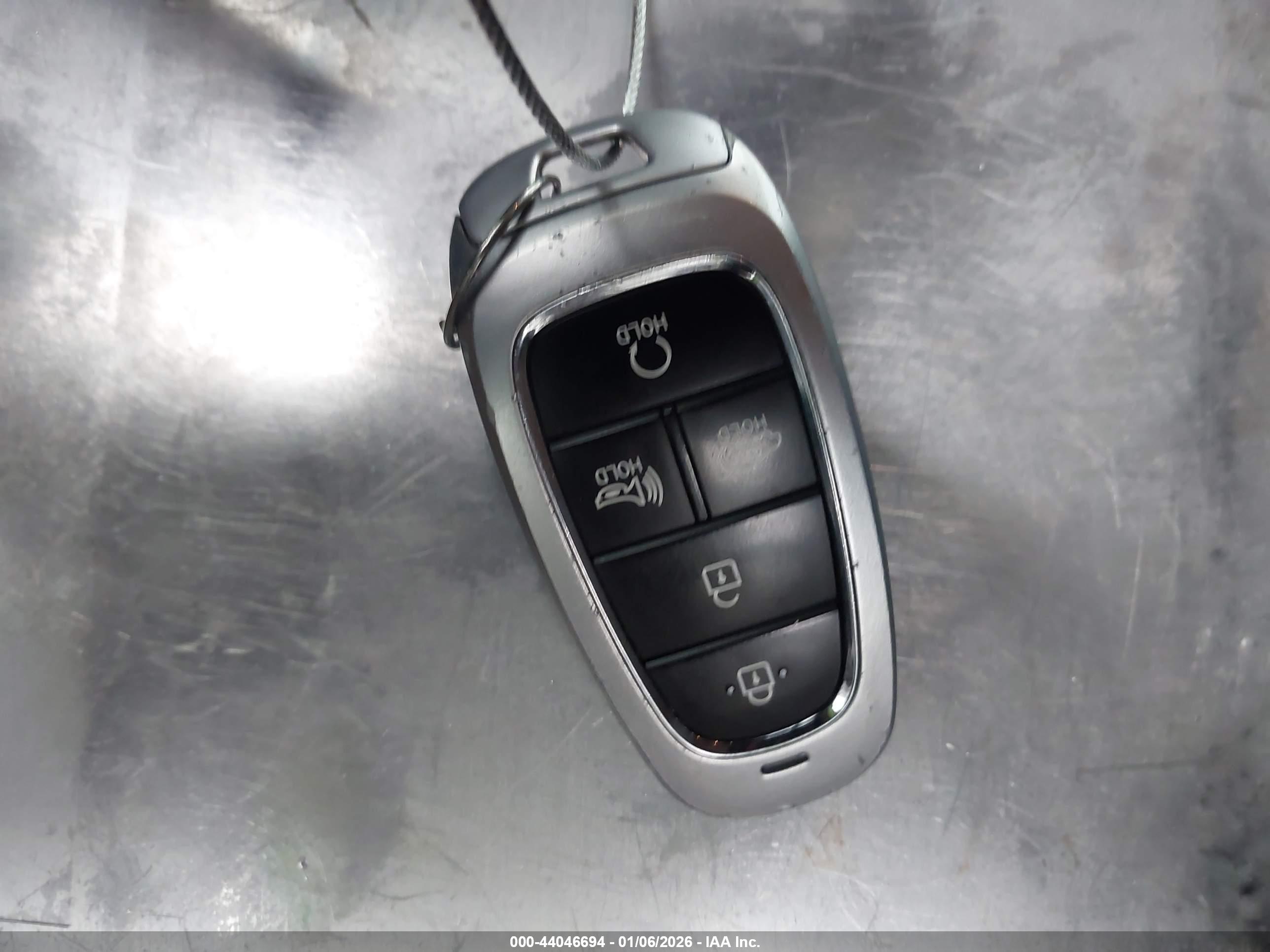 HYUNDAI TUCSON image 11