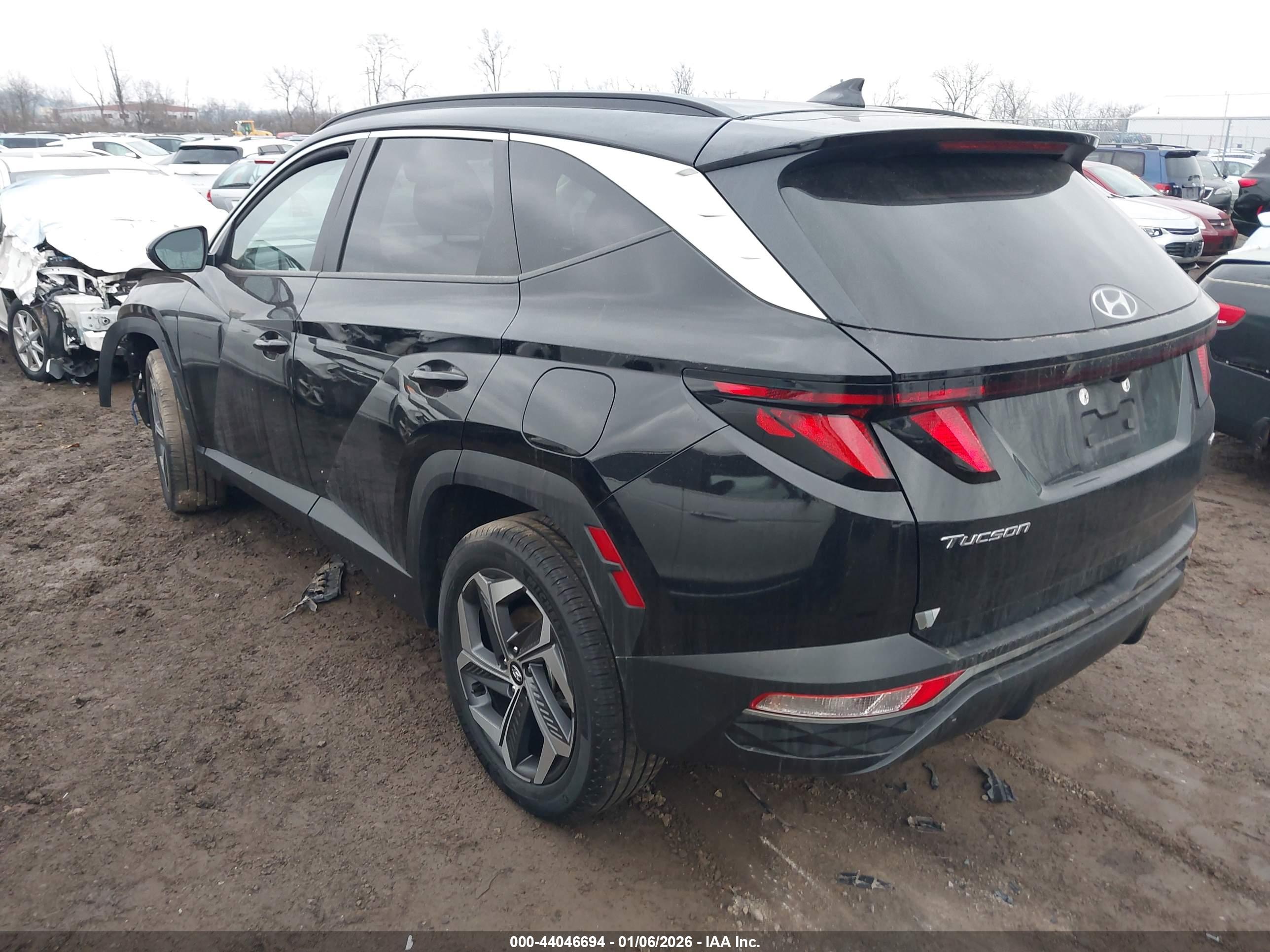HYUNDAI TUCSON image 3