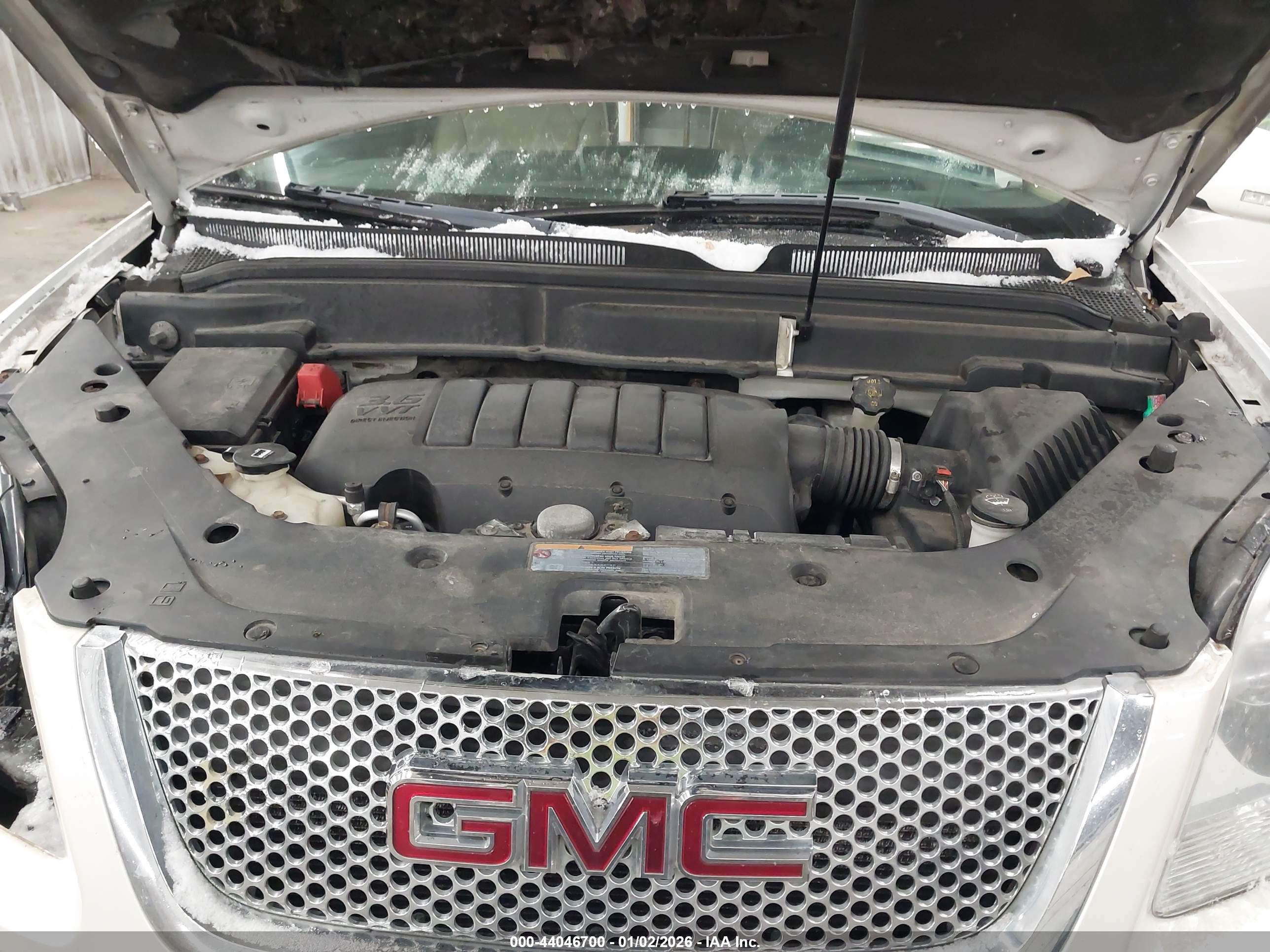 GMC ACADIA image 10