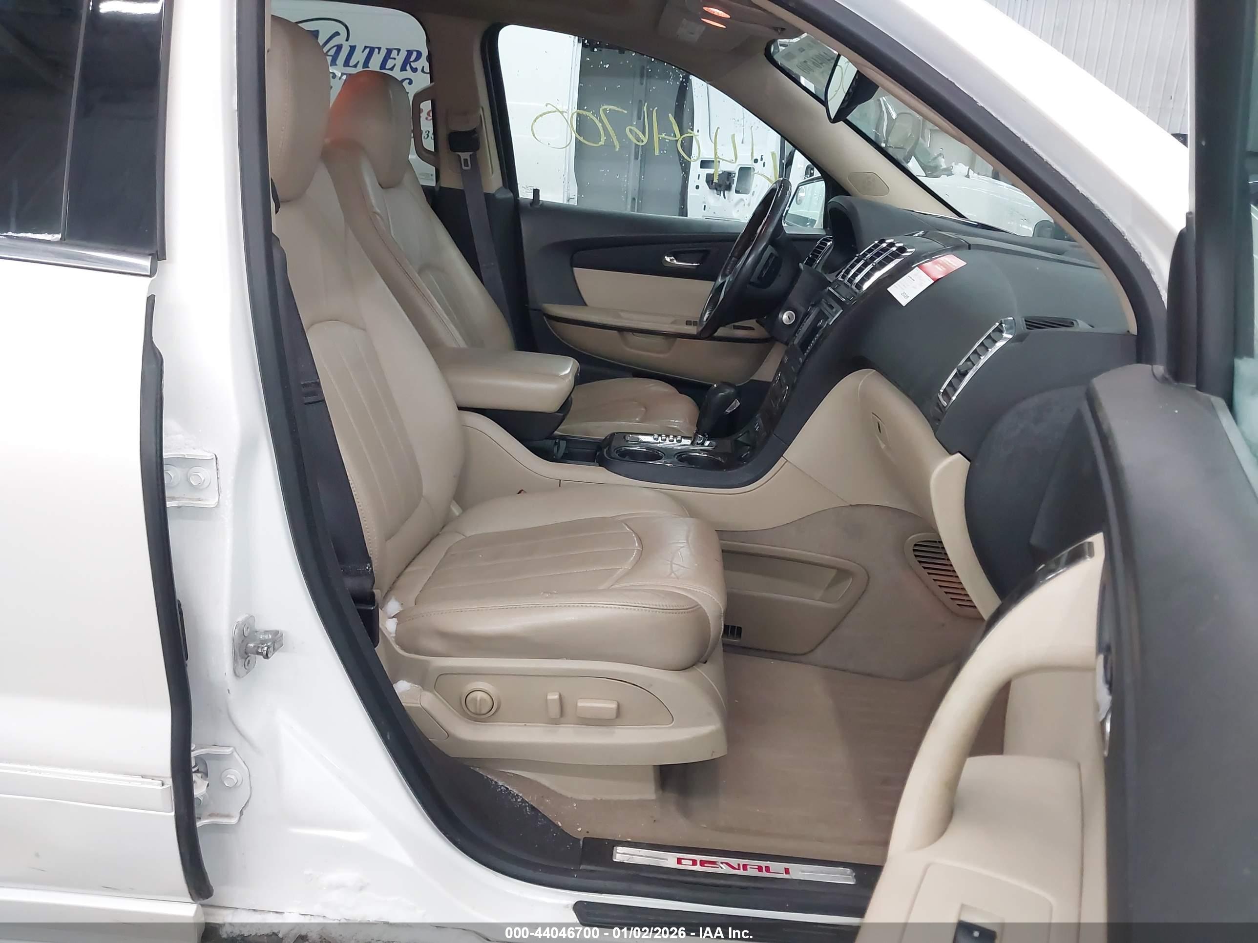 GMC ACADIA image 5