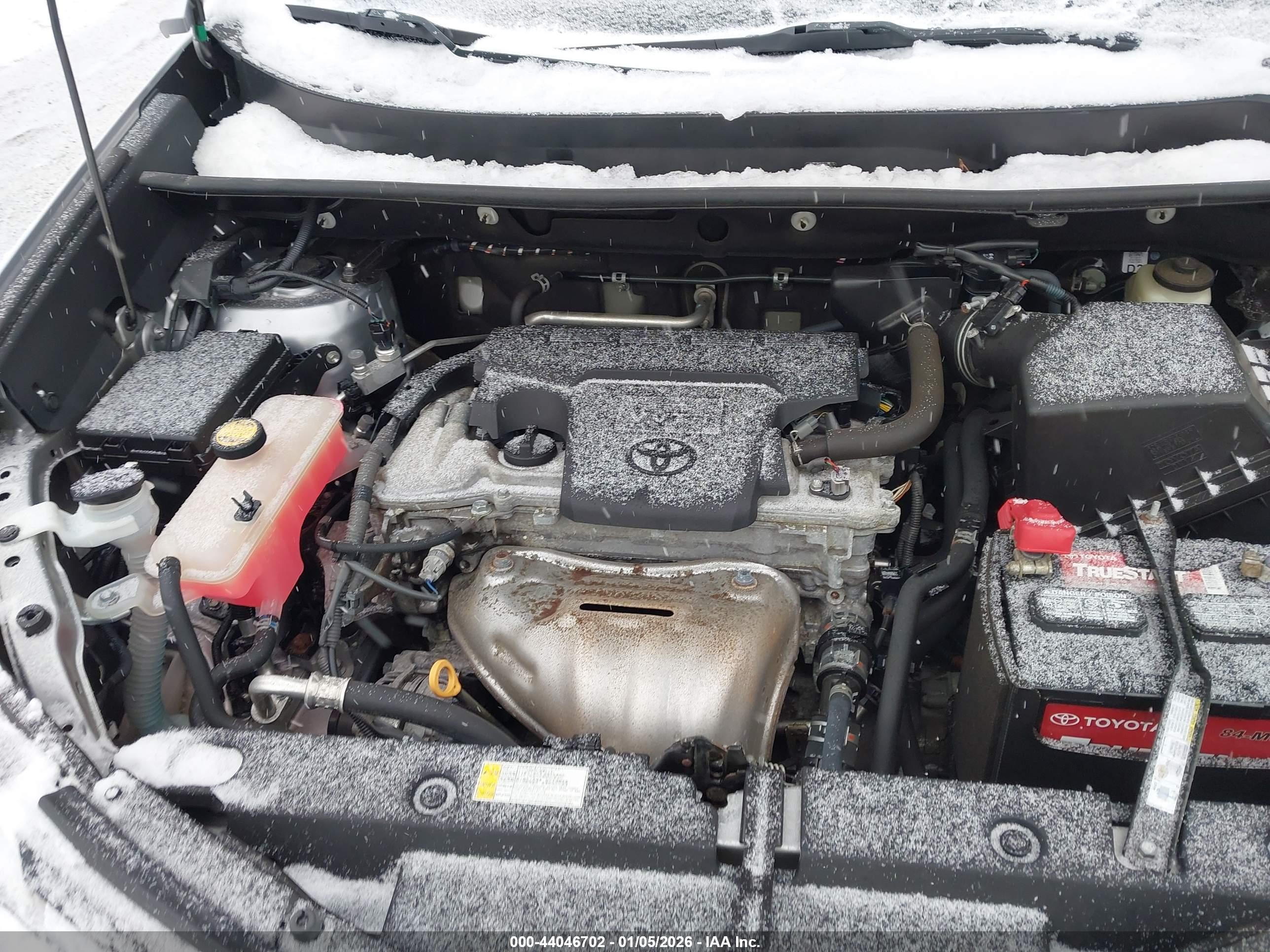 TOYOTA RAV4 image 10