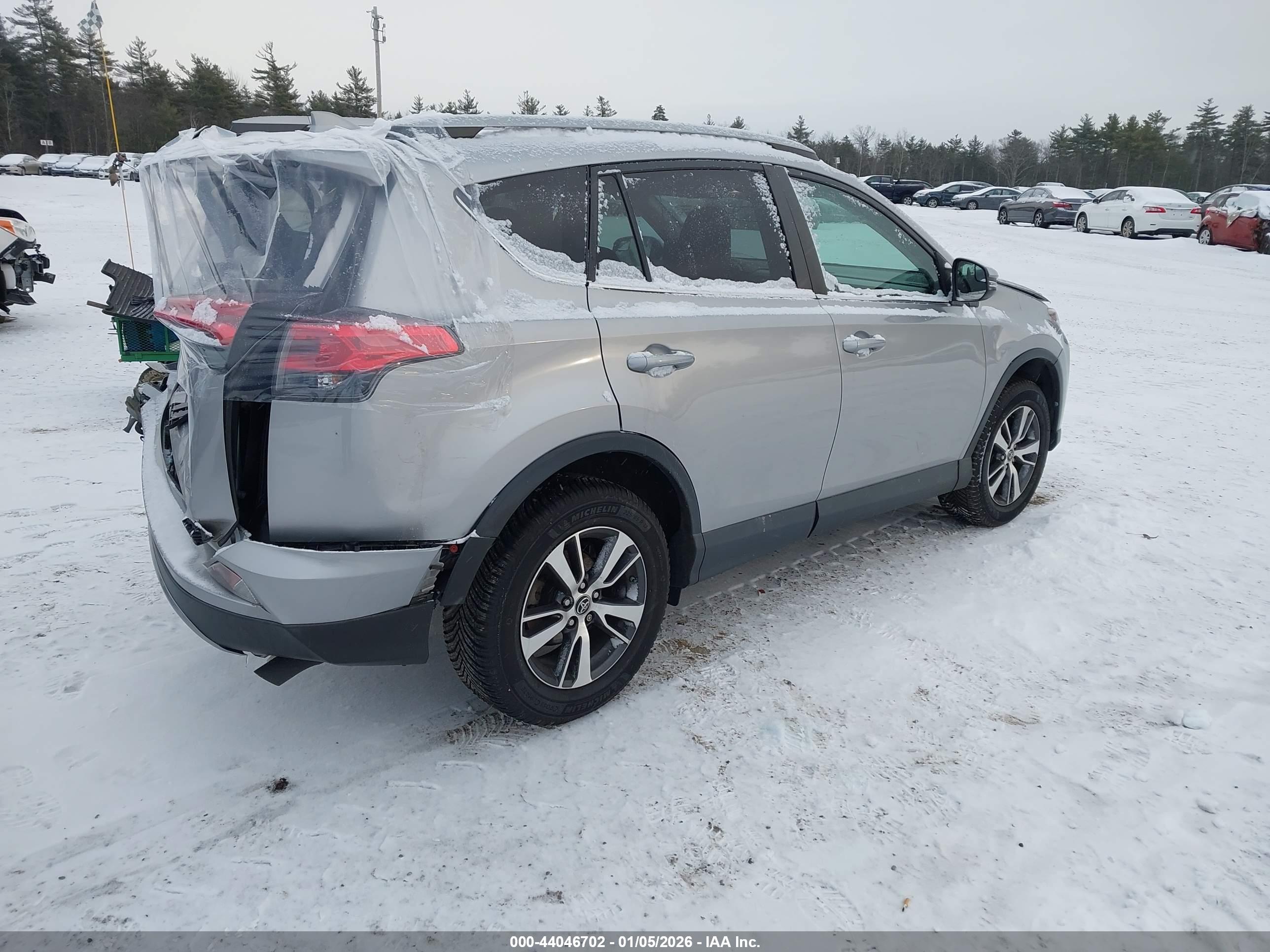 TOYOTA RAV4 image 4