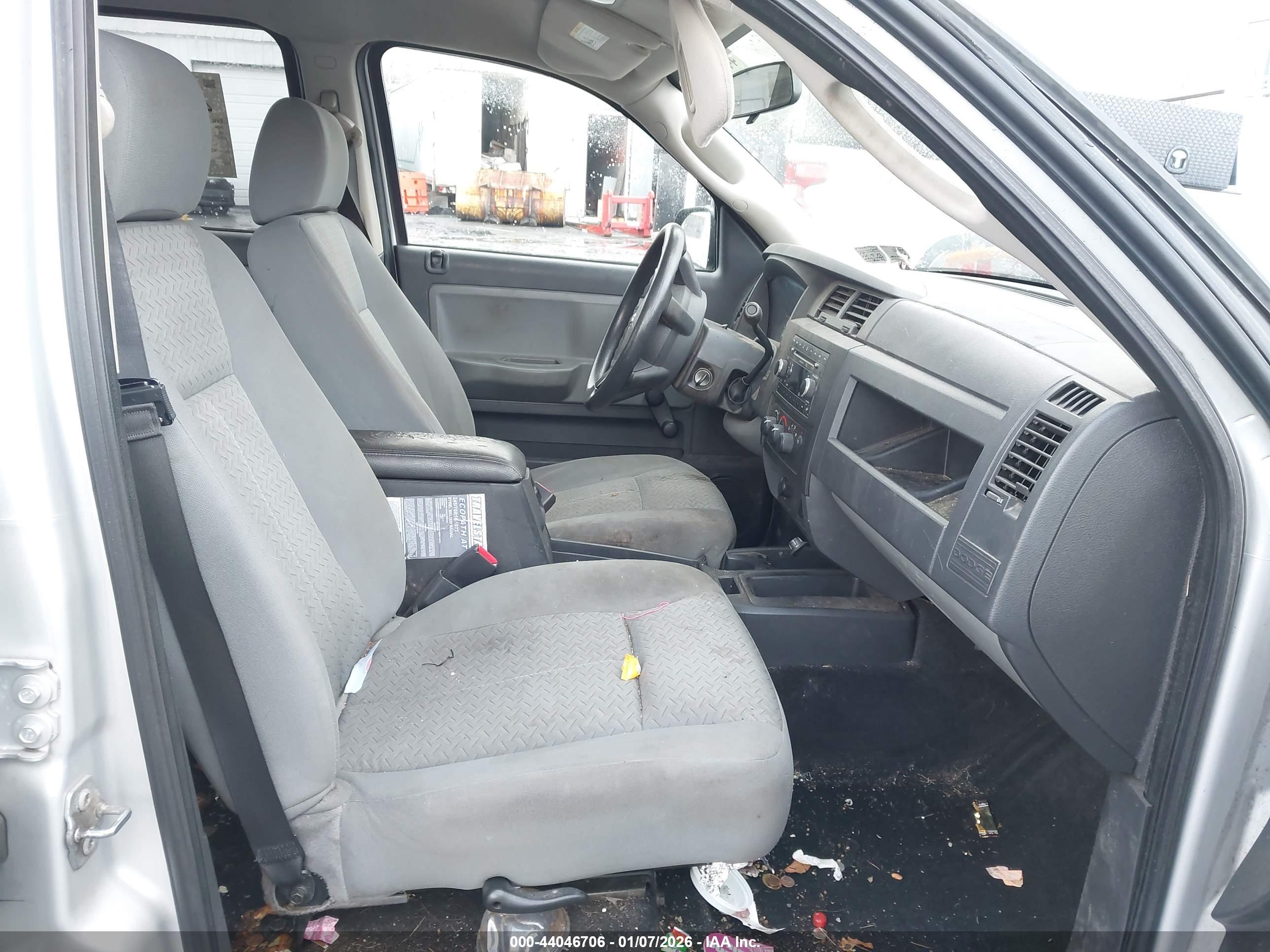 DODGE DAKOTA image 5